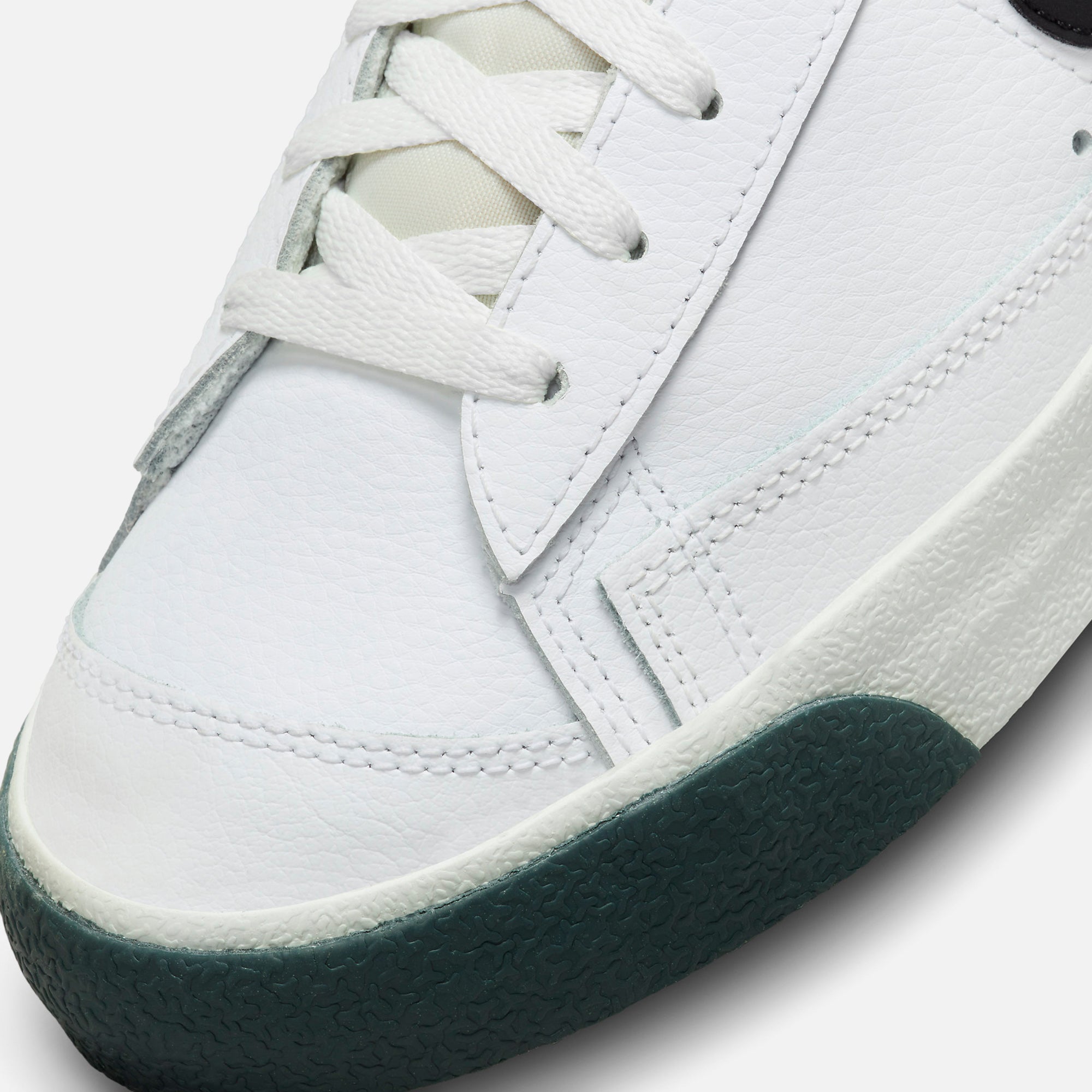 Nike Blazer Mid `77 Se - White / Black / Deep Jungle / Light