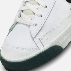 Nike Blazer Mid `77 Se - White / Black / Deep Jungle / Light Silver