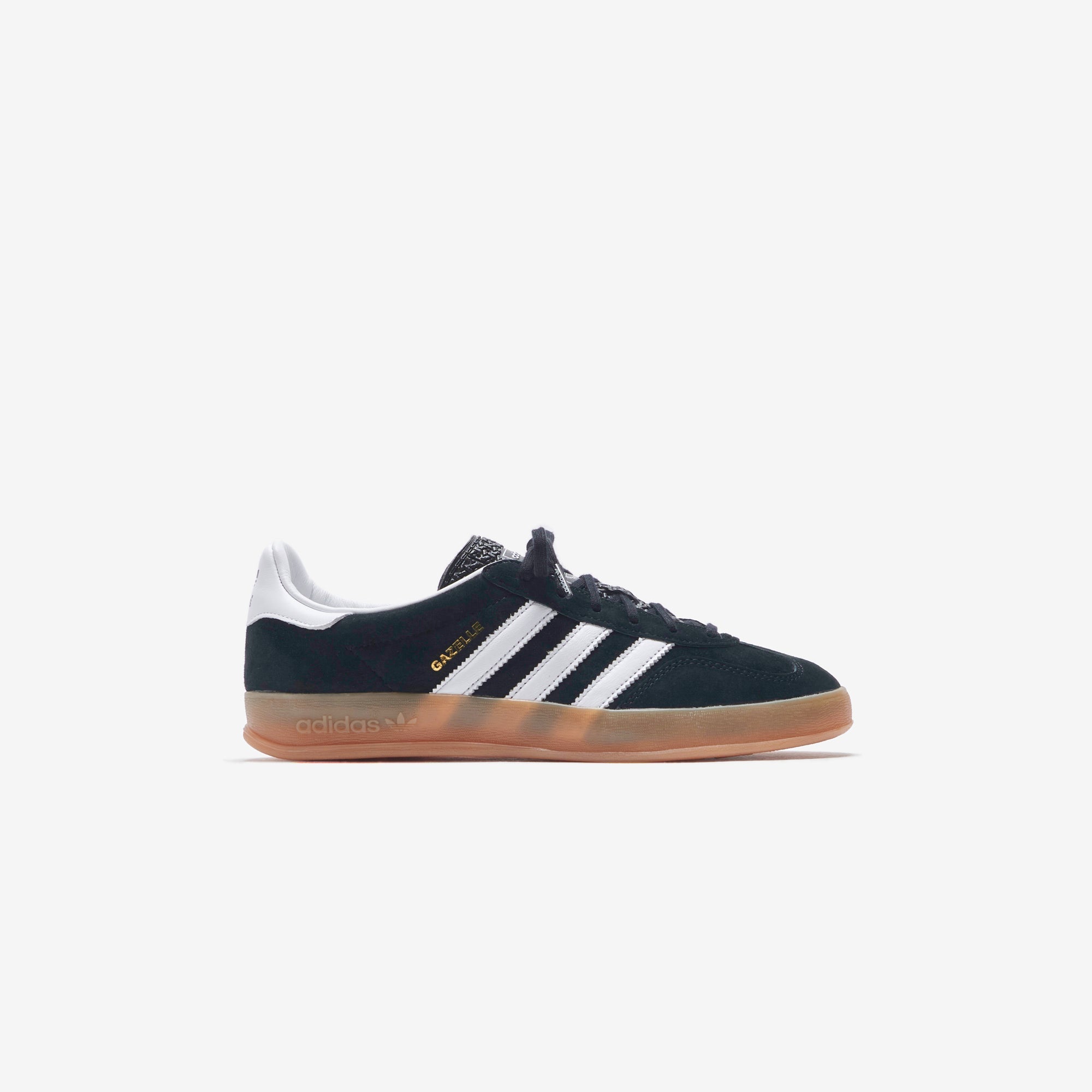 White adidas clearance gazelle gum sole