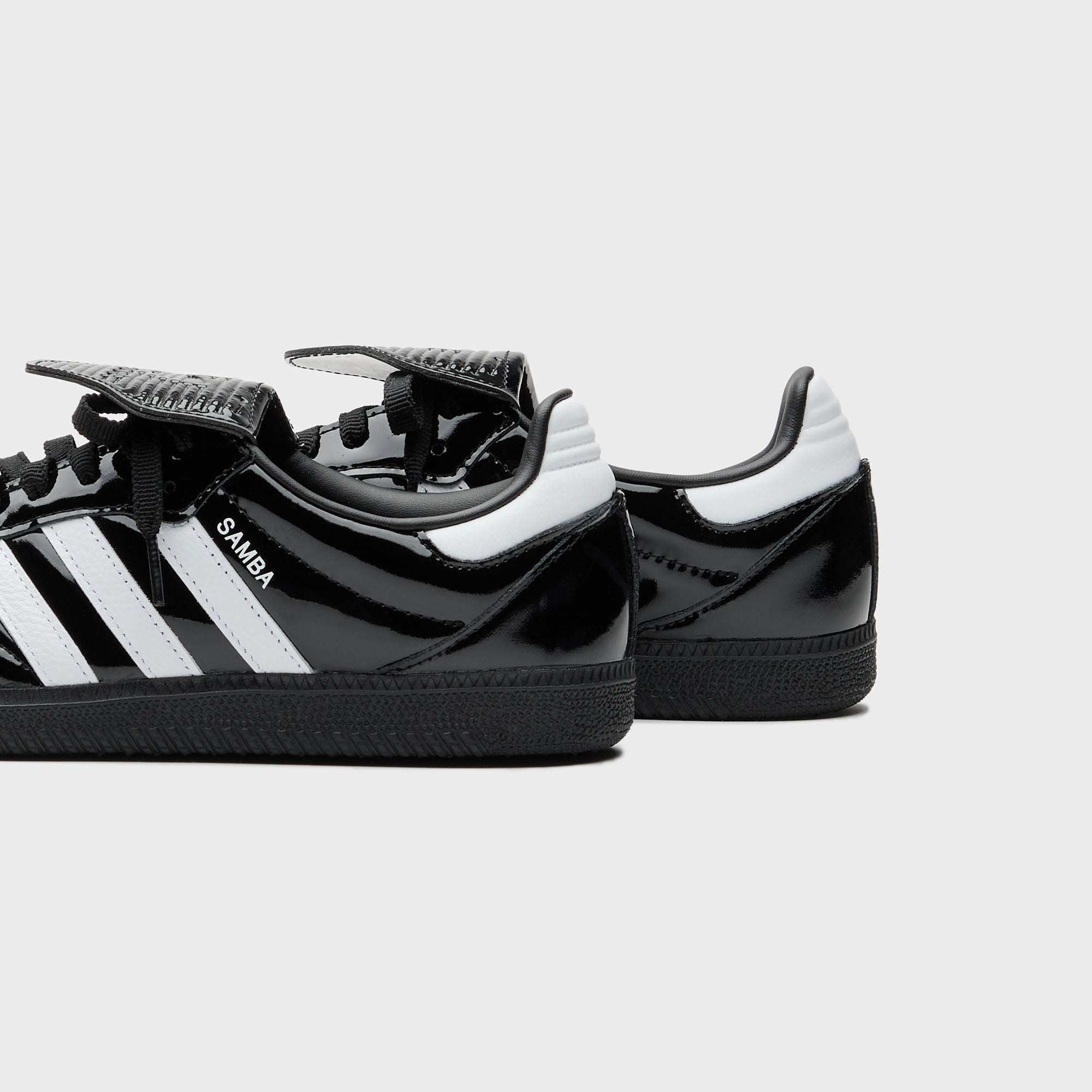 ★adidas★ ブラック Samba Long Tongue スニーカー The Adidas Samba Returns to Its Football Roots with New Long