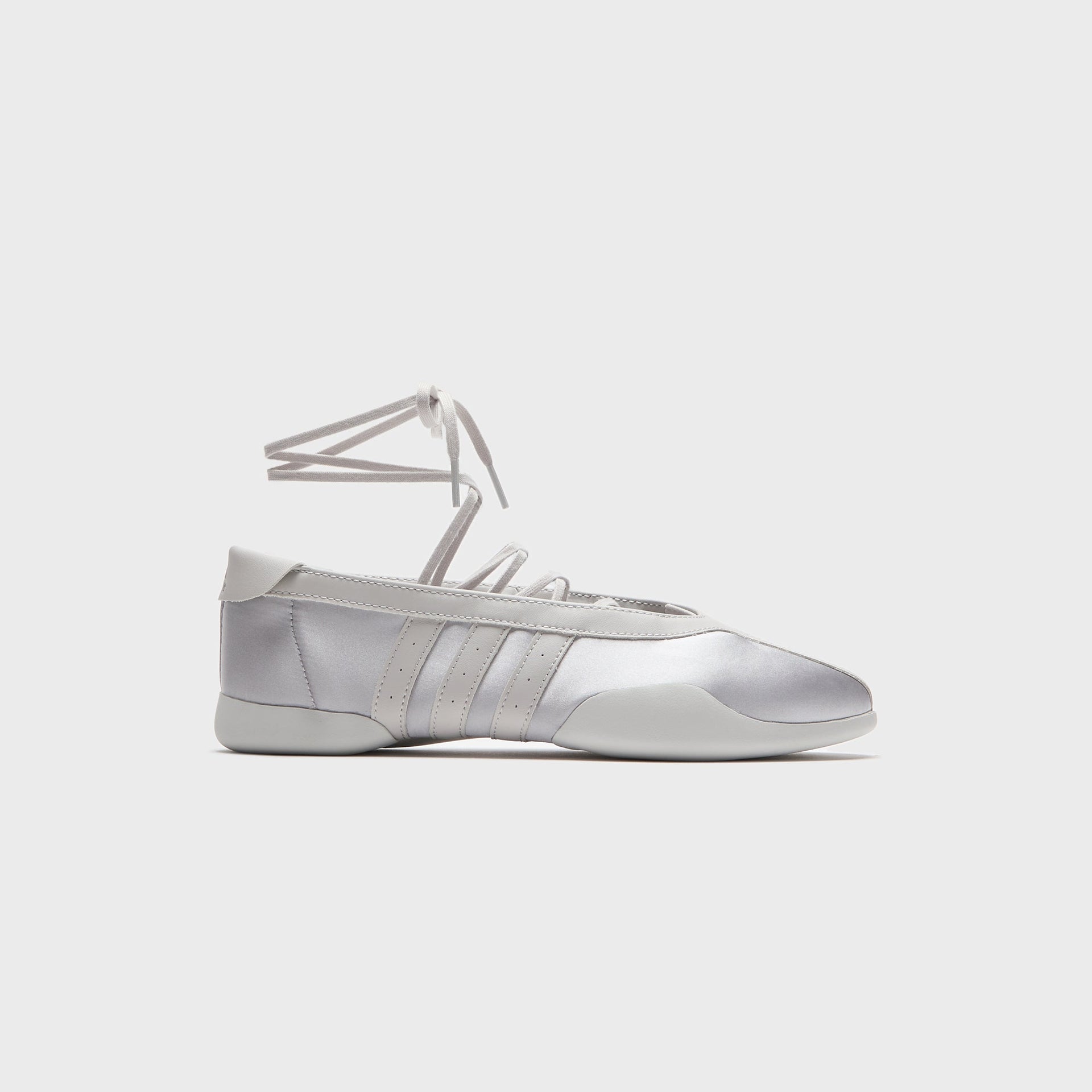 adidas WMNS Taekwondo Mei Ballet - Silver Metallic / Grey One / Cloud White