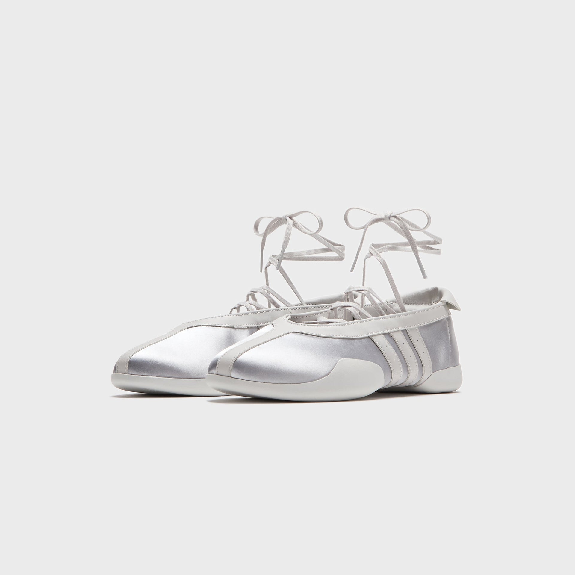 adidas WMNS Taekwondo Mei Ballet - Silver Metallic / Grey One / Cloud White