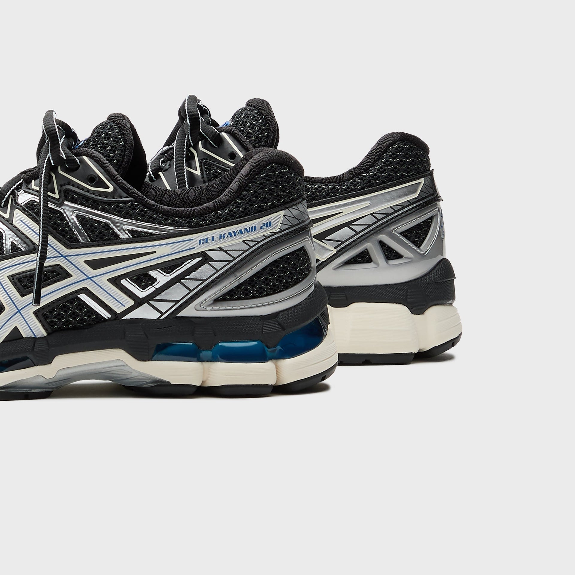 ASICS Gel-Kayano 20 - Black / Pure Silver