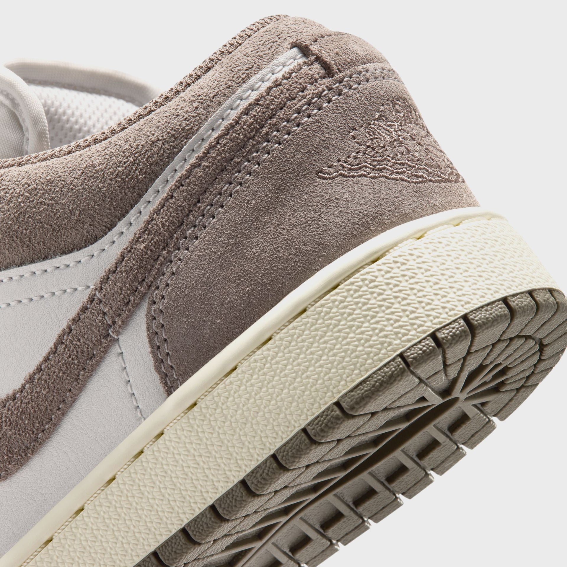Jordan GS Air Jordan 1 Low - Olive Grey / Enigma Stone / Summit White / Pale Ivory
