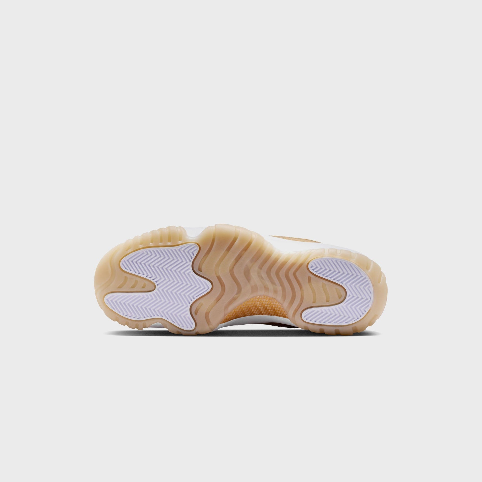 Jordan WMNS Air Jordan 11 Low - White / Metallic Gold