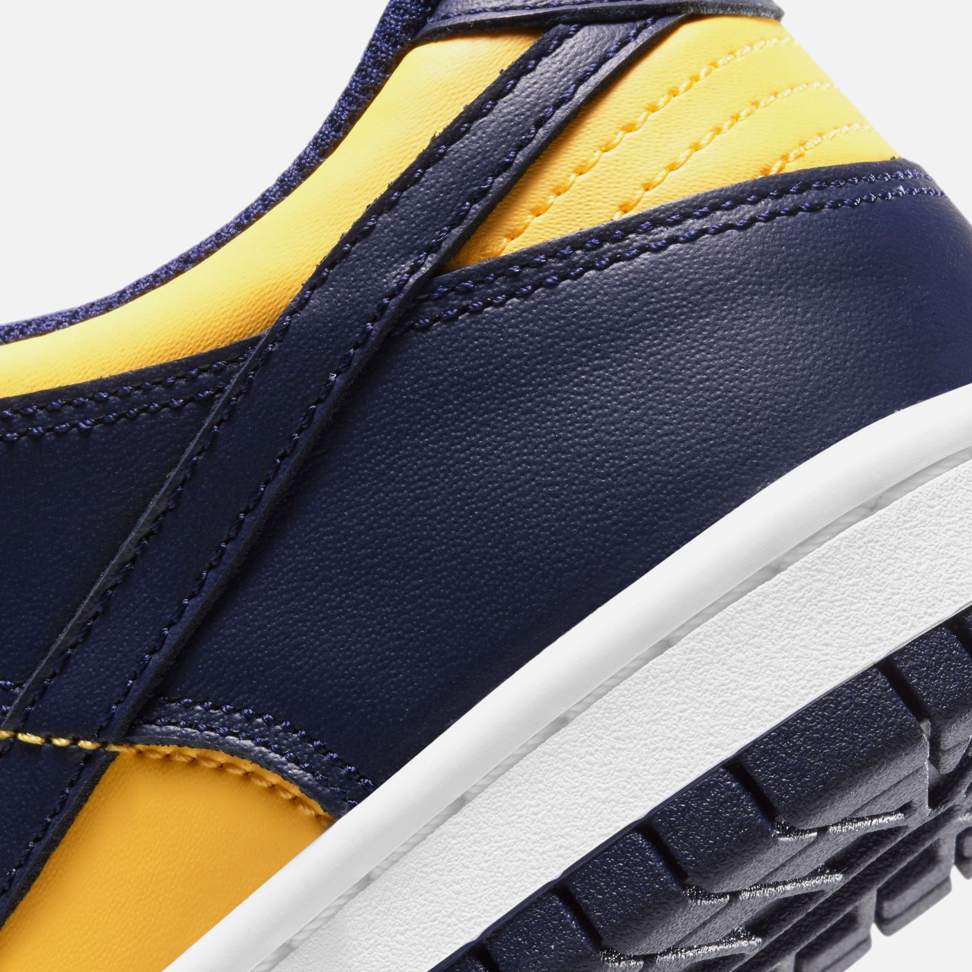 Nike Grade School Dunk Low BG Michigan - Varsity Maize / Midnight Navy / White / Total Orange