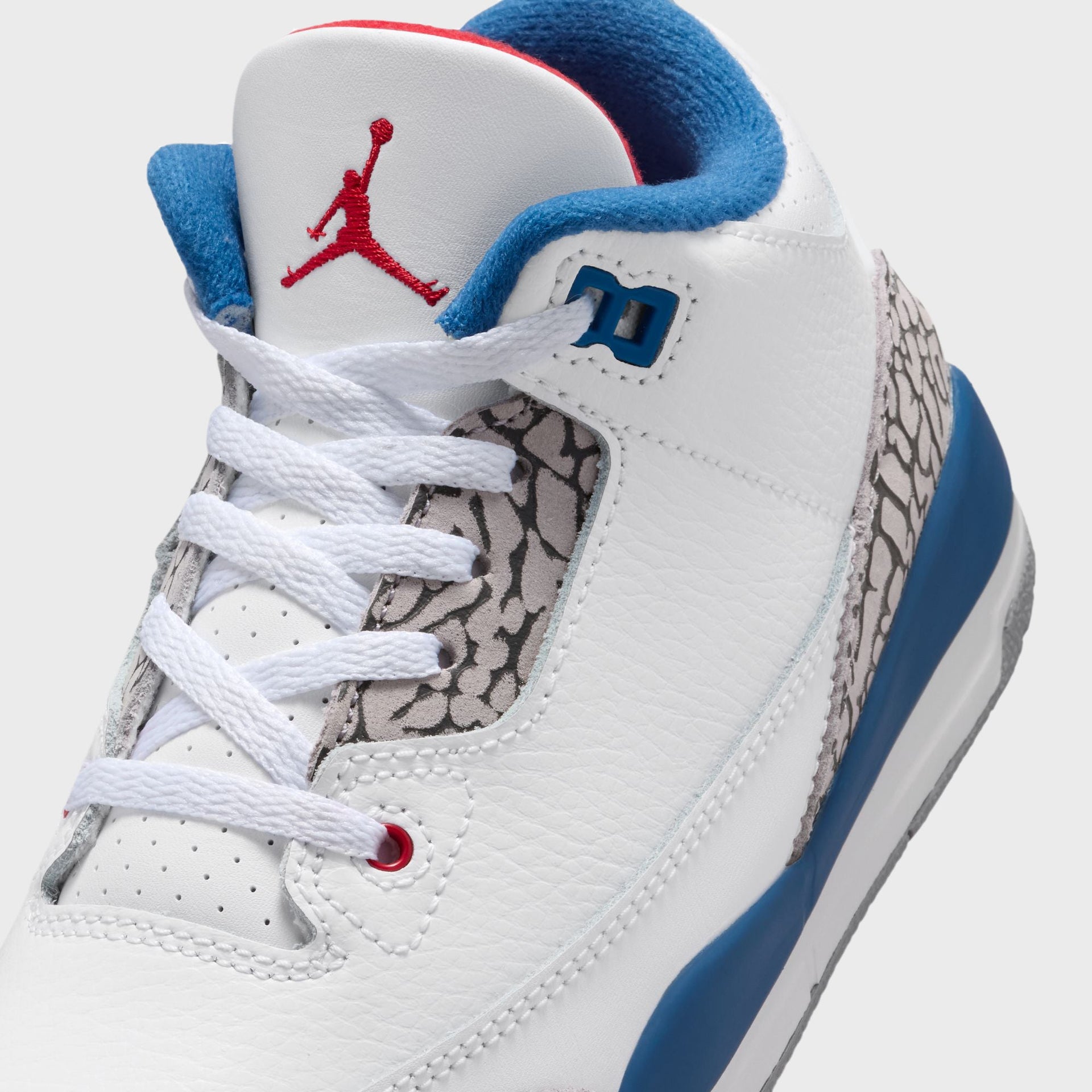Jordan PS Jordan 3 Retro - White / True Blue / Cement Grey / Fire Red