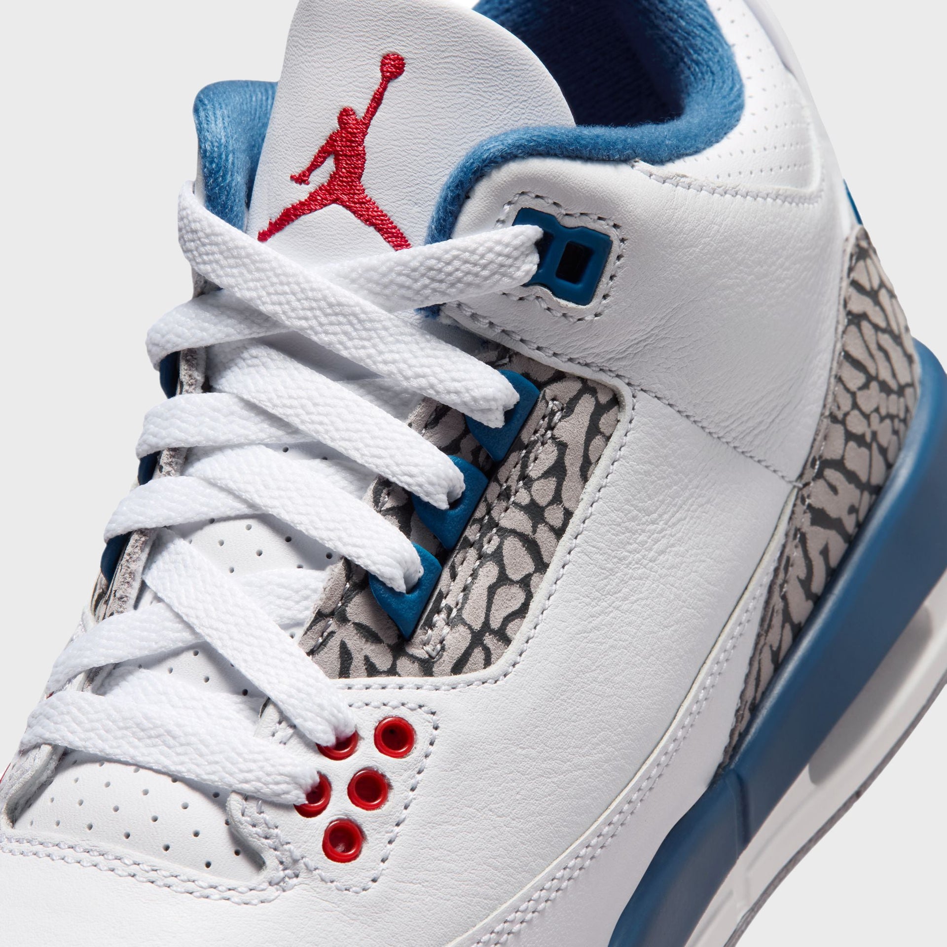 Jordan GS Air Jordan 3 Retro - White / True Blue / Cement Grey / Fire Red