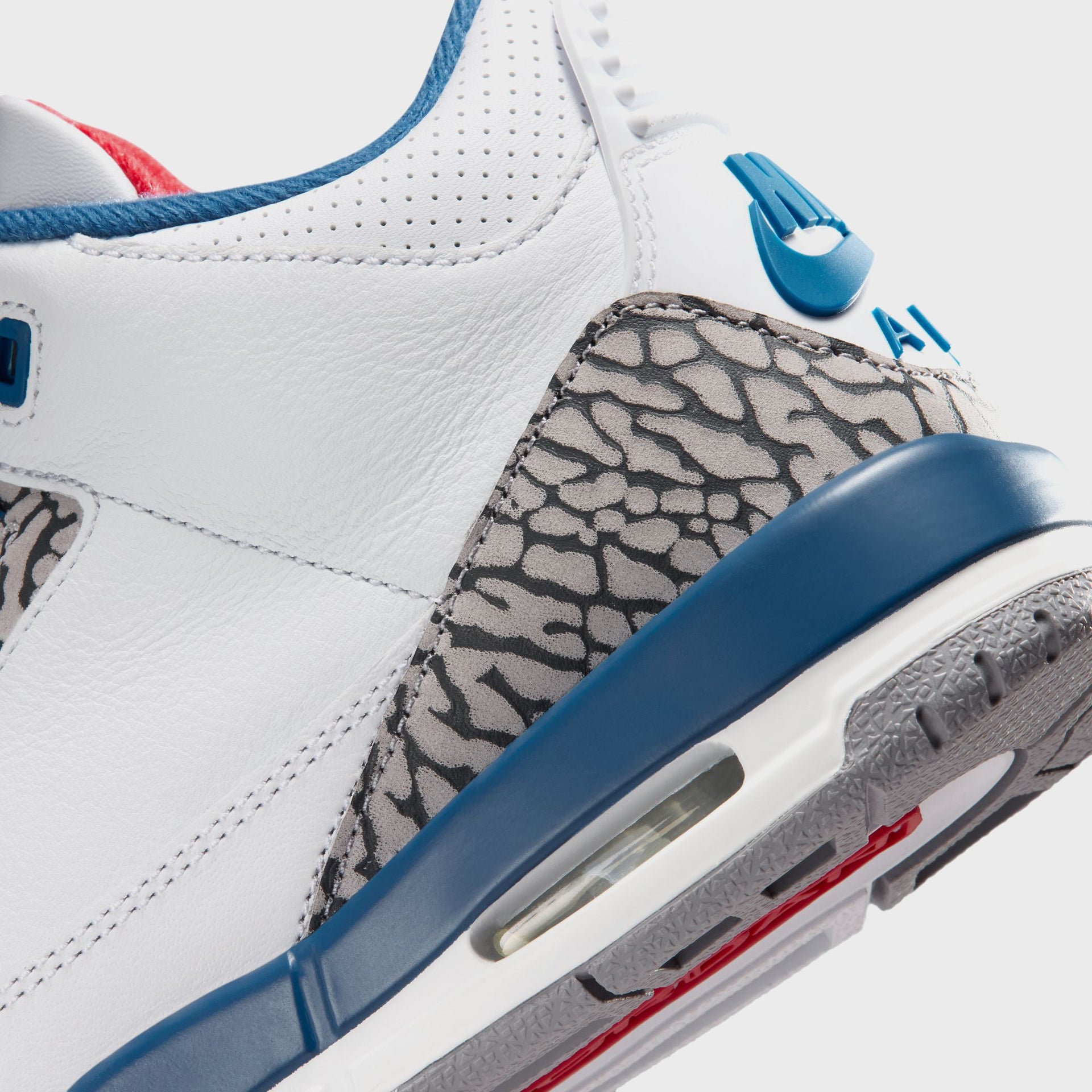 Jordan GS Air Jordan 3 Retro - White / True Blue / Cement Grey / Fire Red