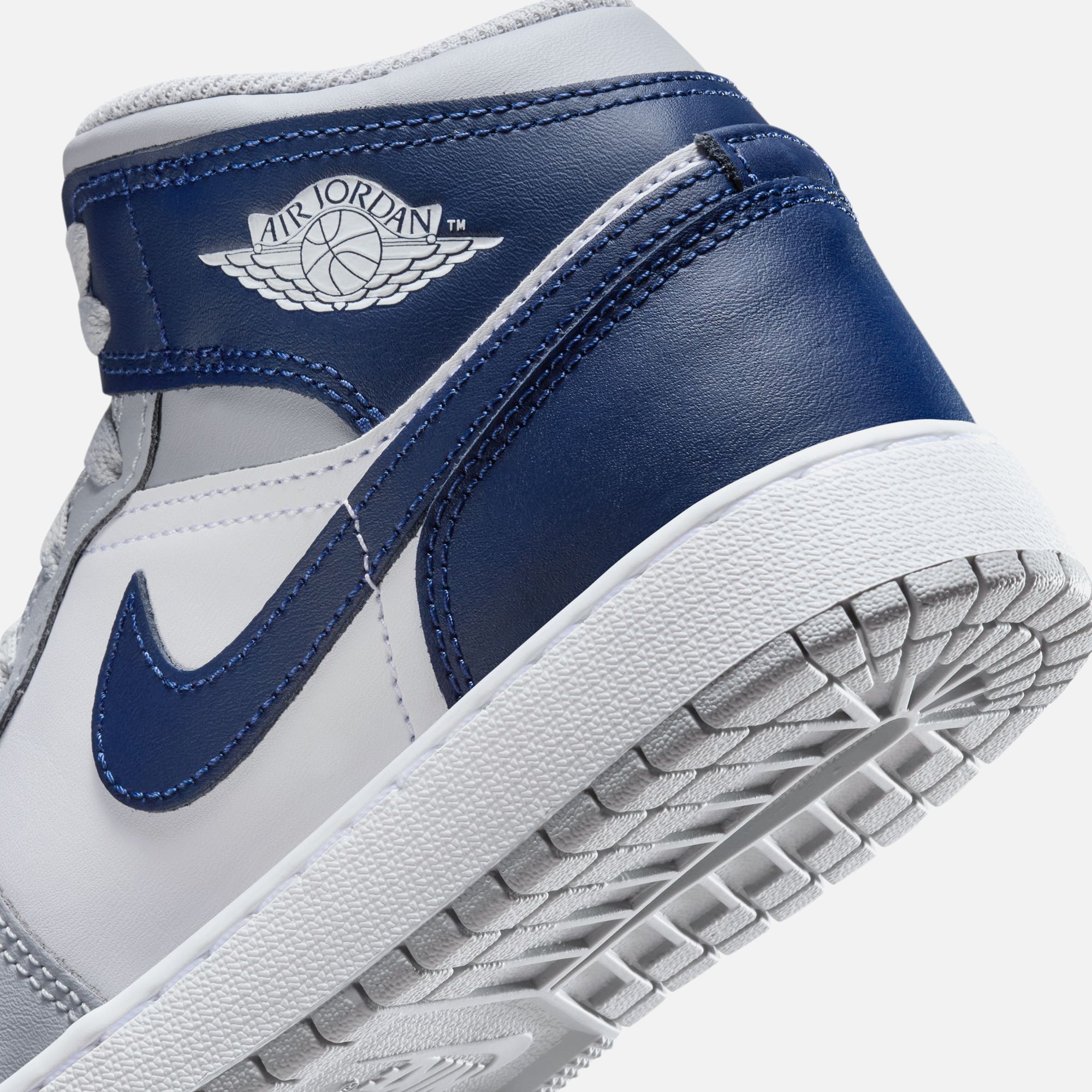 Jordan GS Air Jordan 1 Mid - White / Midnight Navy / Wolf