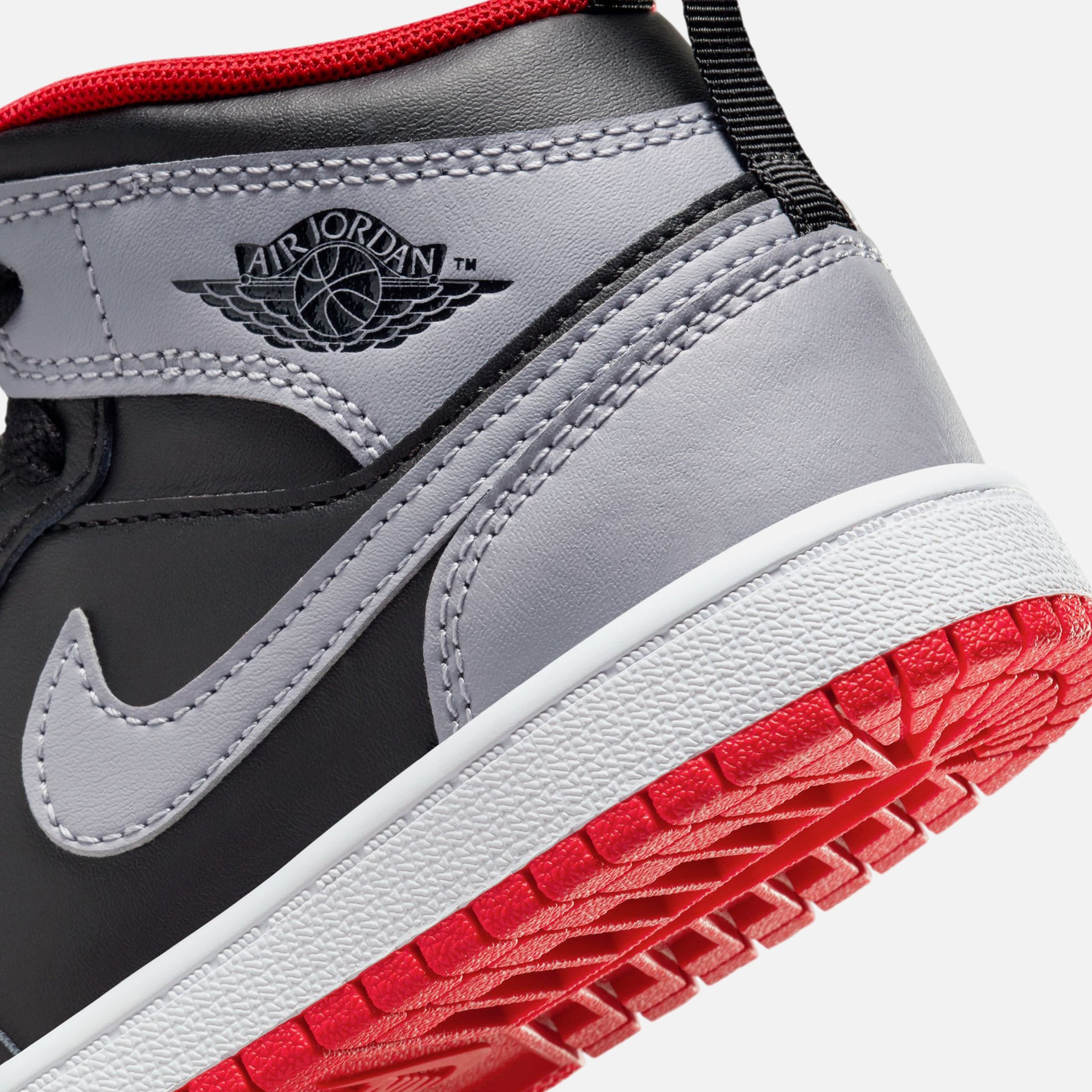 Jordan PS Air Jordan 1 Mid - Black / Cement Grey / Fire Red White