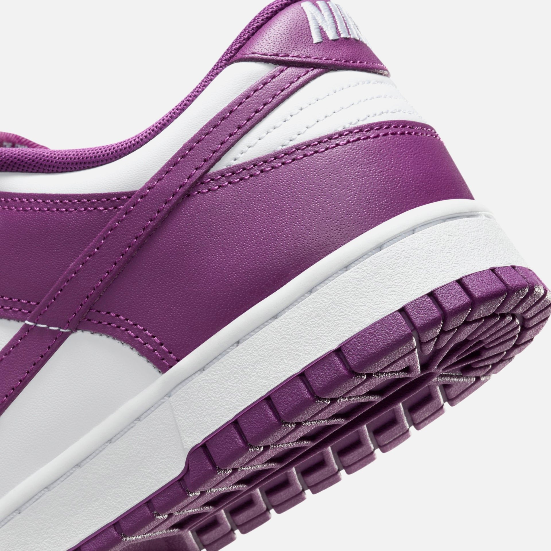 Nike Dunk Low Retro BITTYS - White / Viotech