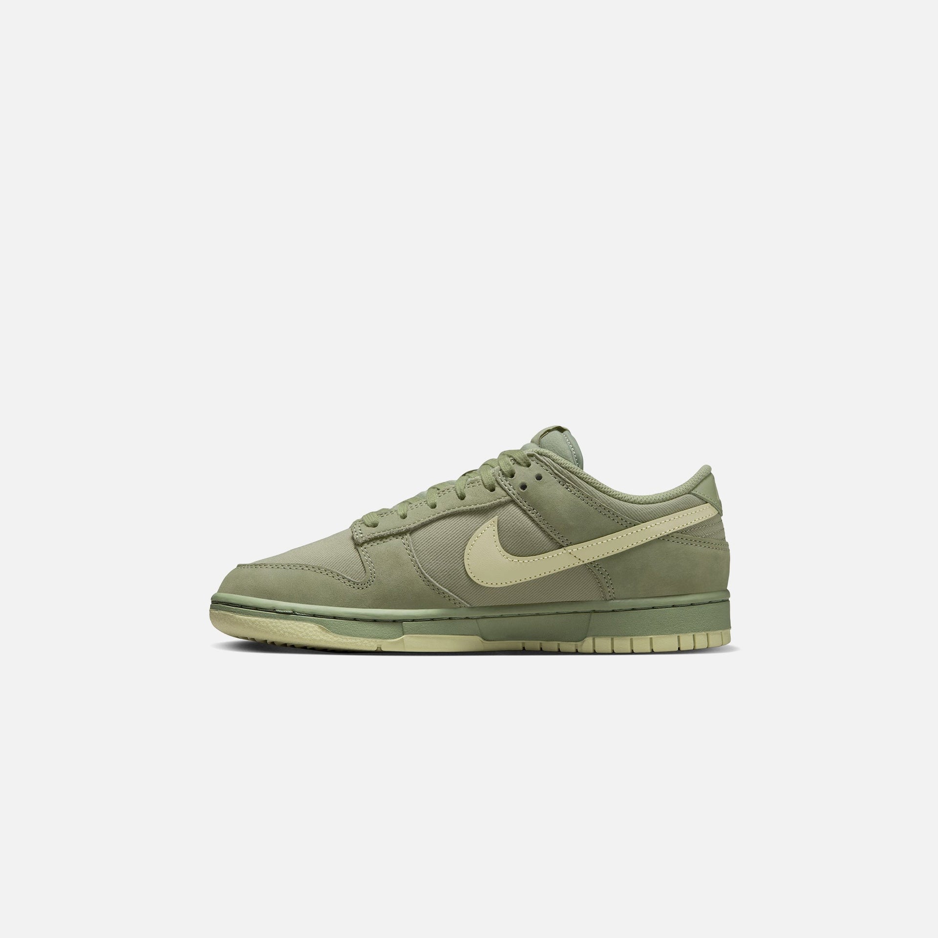 Olive Nike Internationalist Palm Green Nike Dunk Low Retro PRM
