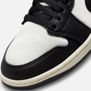 Nike WMNS Air Jordan 1 Low SE - Sail / Black / Sail