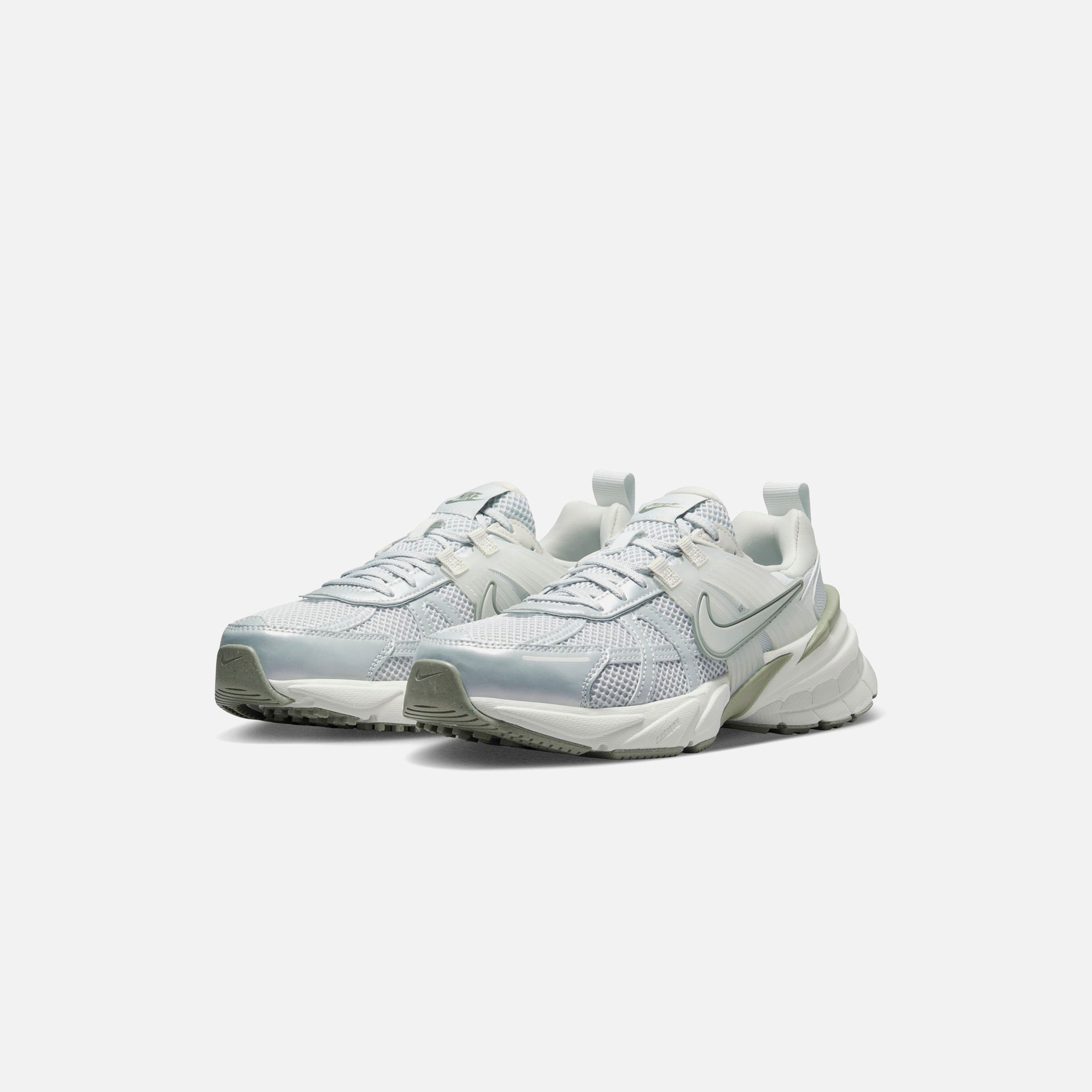 Nike WMNS V2K Run - Photon Dust / Light Silver / Summit