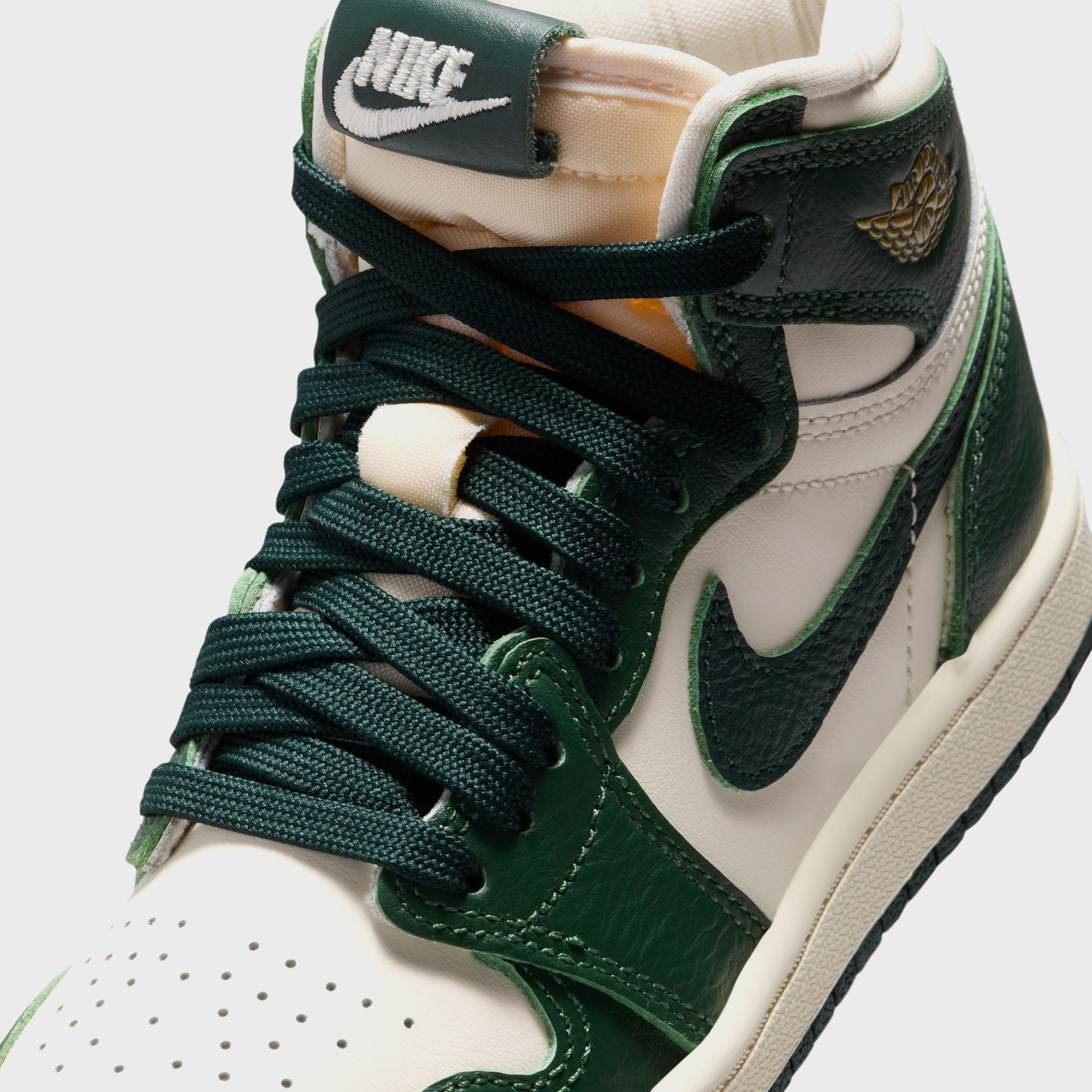Jordan GS Air Jordan 1 Retro High OG - Fir / Coconut Milk / Pro Green