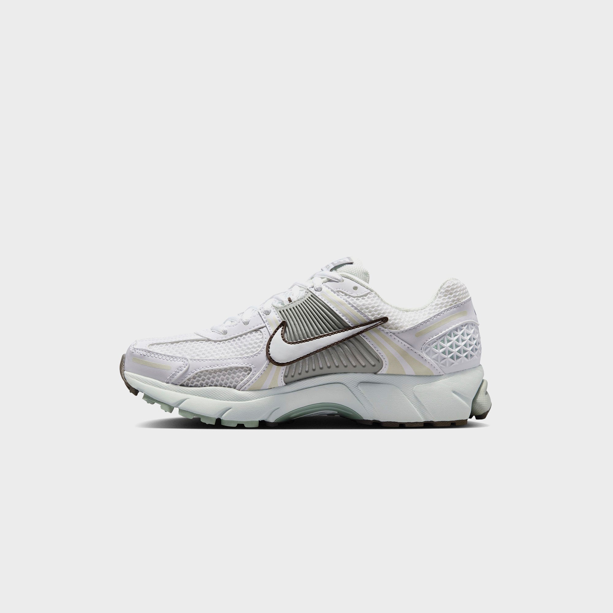 Nike WMNS Zoom Vomero 5 - Summit White / Light Smoke Grey