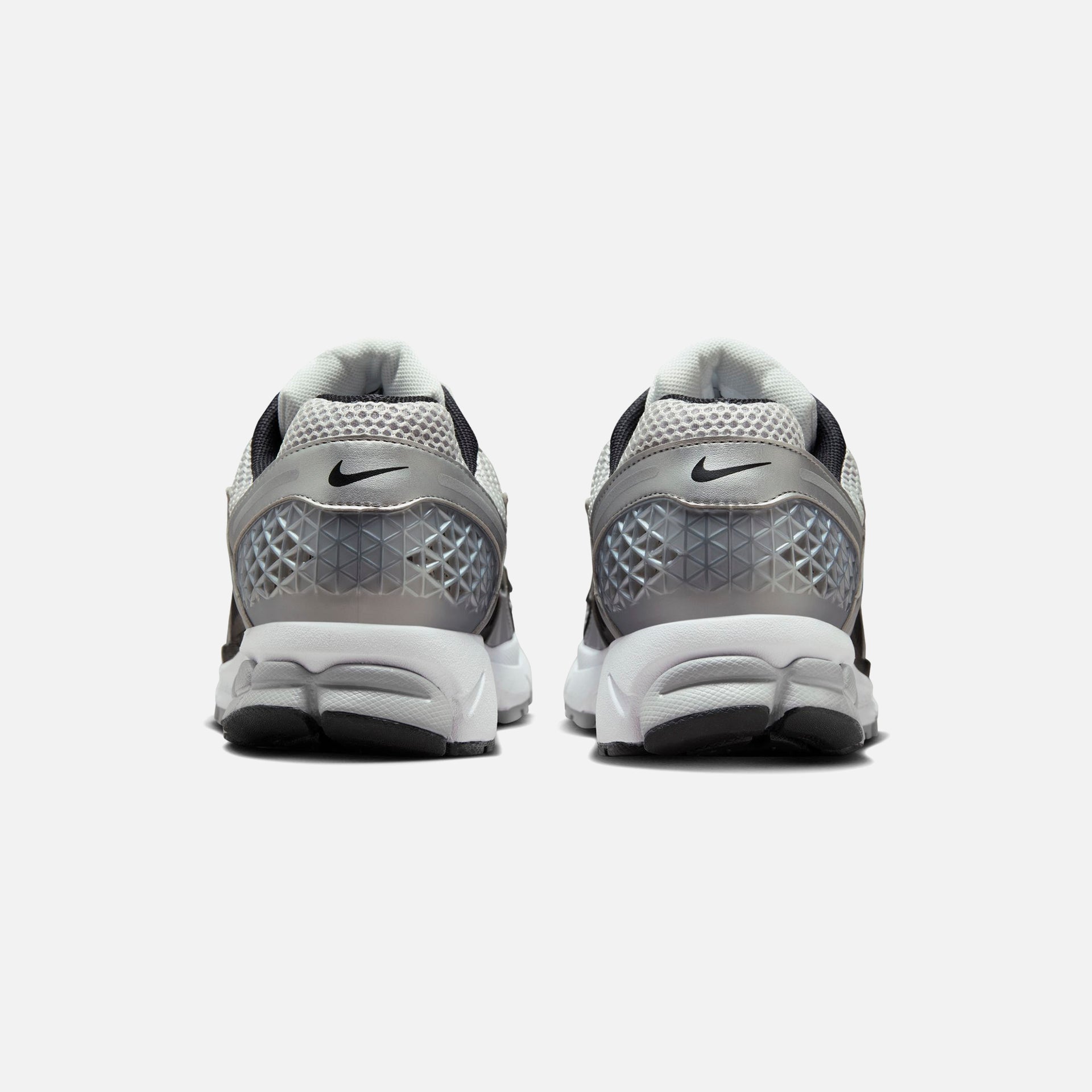 Nike Zoom Vomero 5 - Metallic Silver / Black / Pure Platinum