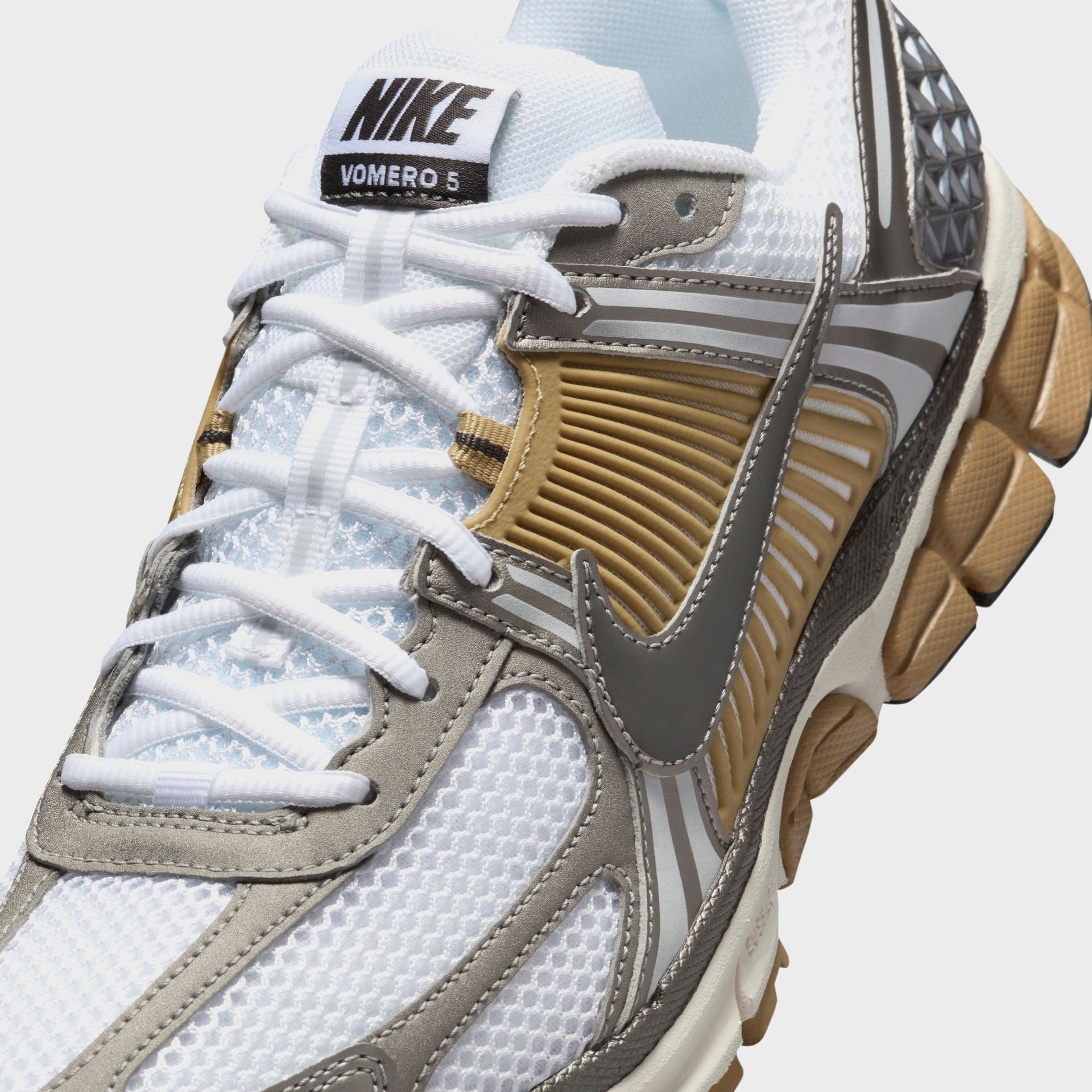 Nike Zoom Vomero 5 Met Mtlc Pewter/Med Ash-Parachu