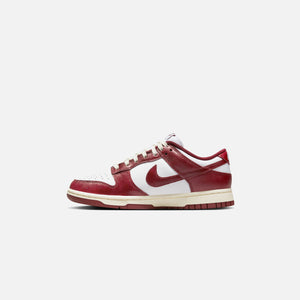 Nike WMNS Dunk Low PRM - White / Team Red / Coconut Milk