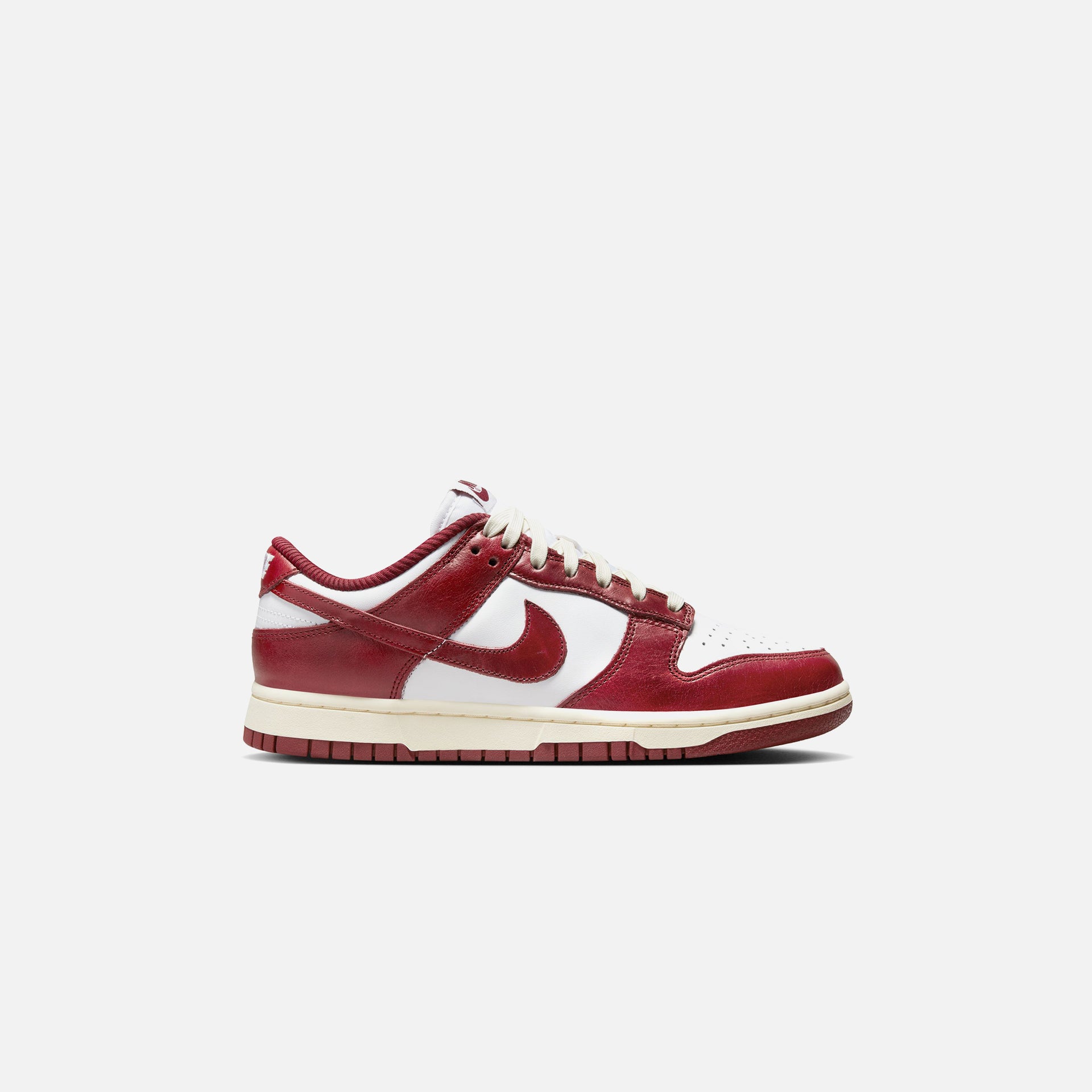 Nike WMNS Dunk Low PRM - White / Team Red / Coconut Milk