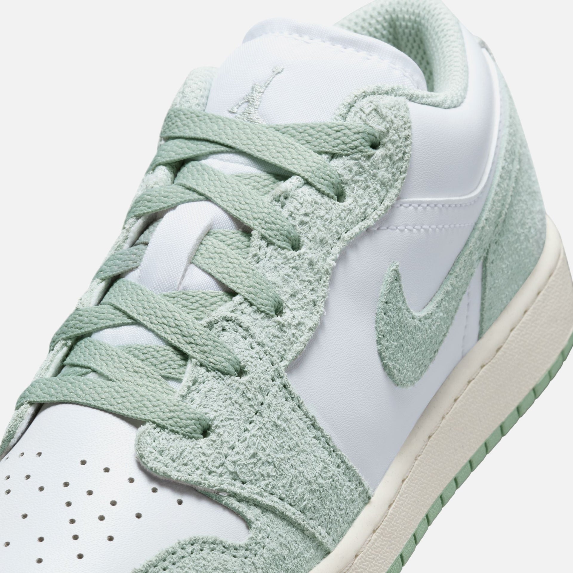 Jordan GS Air Jordan 1 Low SE - White / Seafoam / Sail