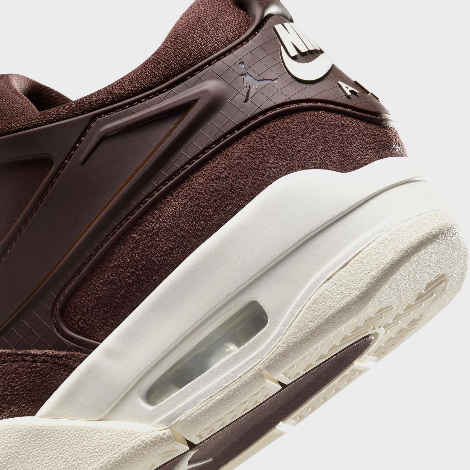 Nike WMNS Air Jordan 4 RM - Brown Earth / Sail