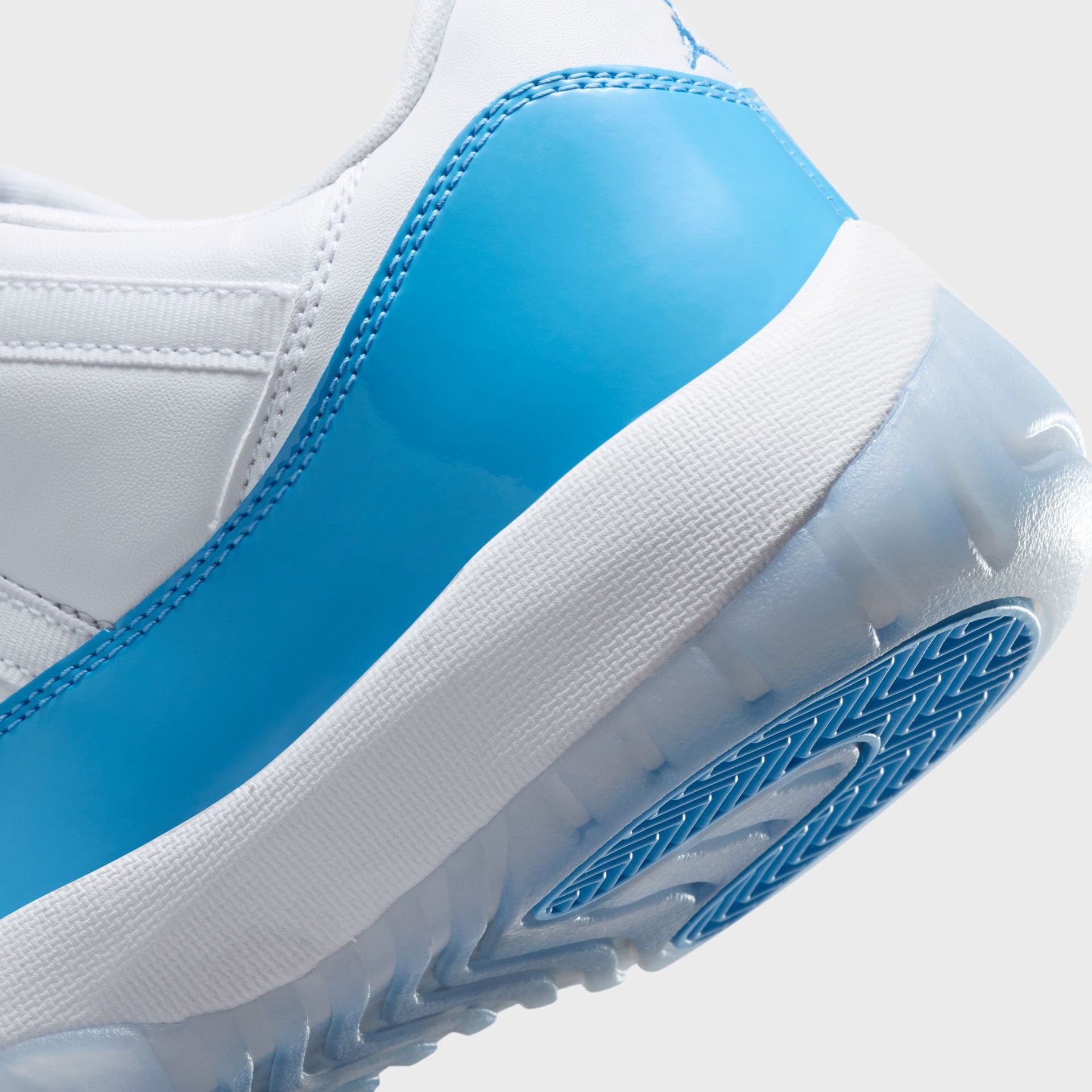 Jordan Air Jordan 11 Retro Low - University Blue / White