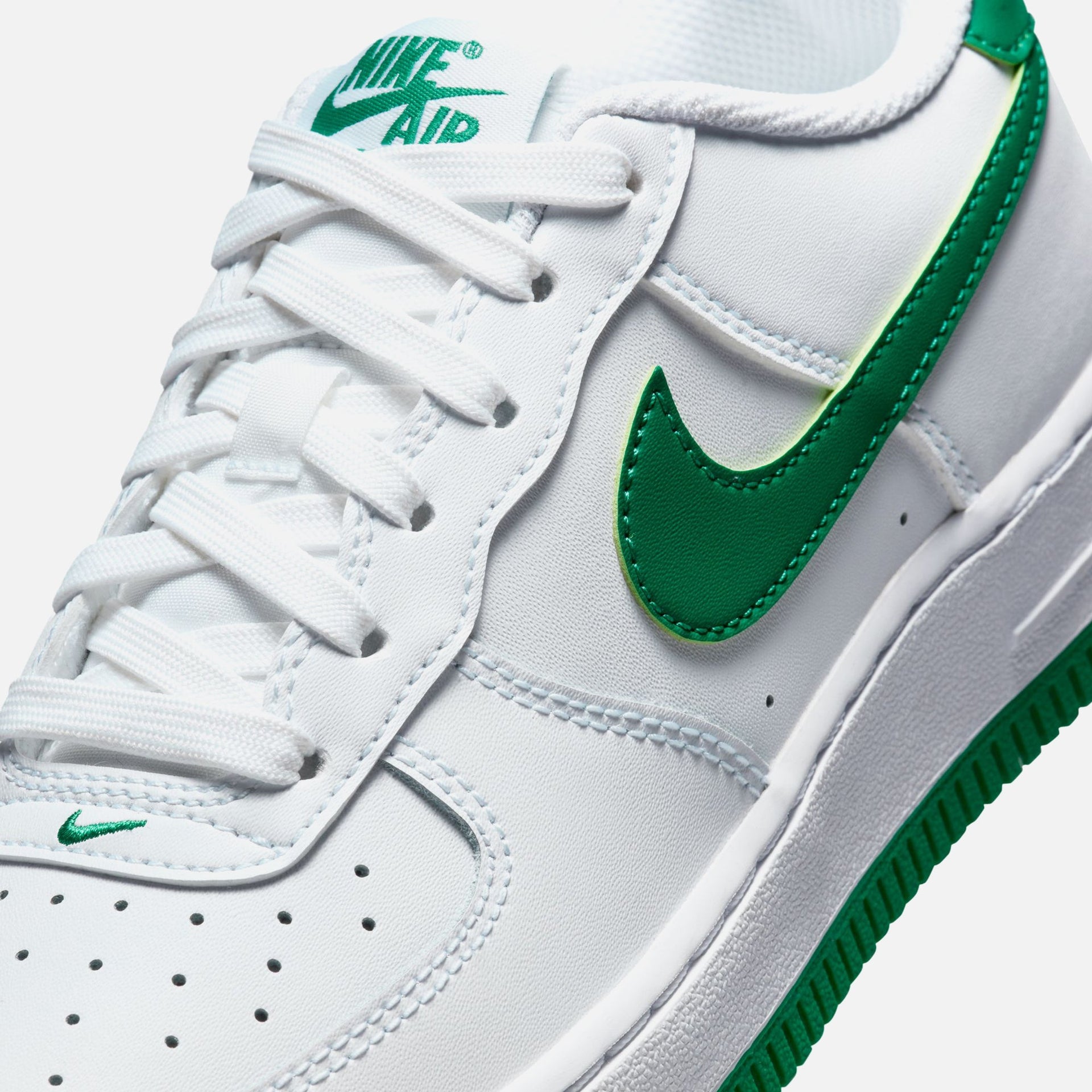 Nike GS Air Force 1 LV8 - White / Malachite / White