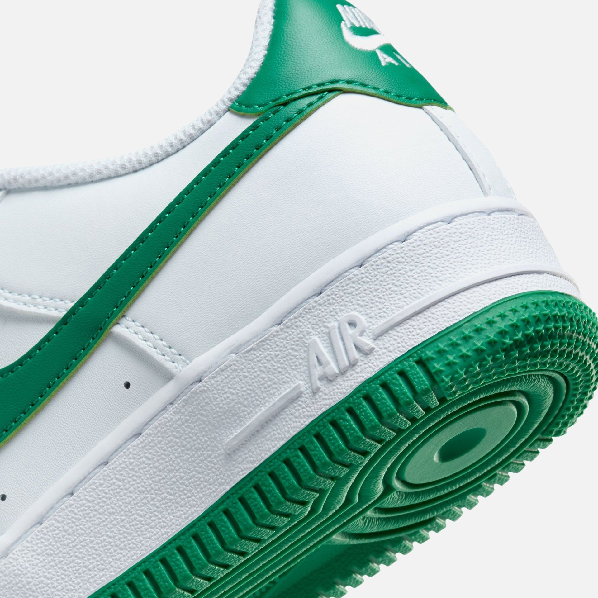 Nike GS Air Force 1 LV8 - White / Malachite / White