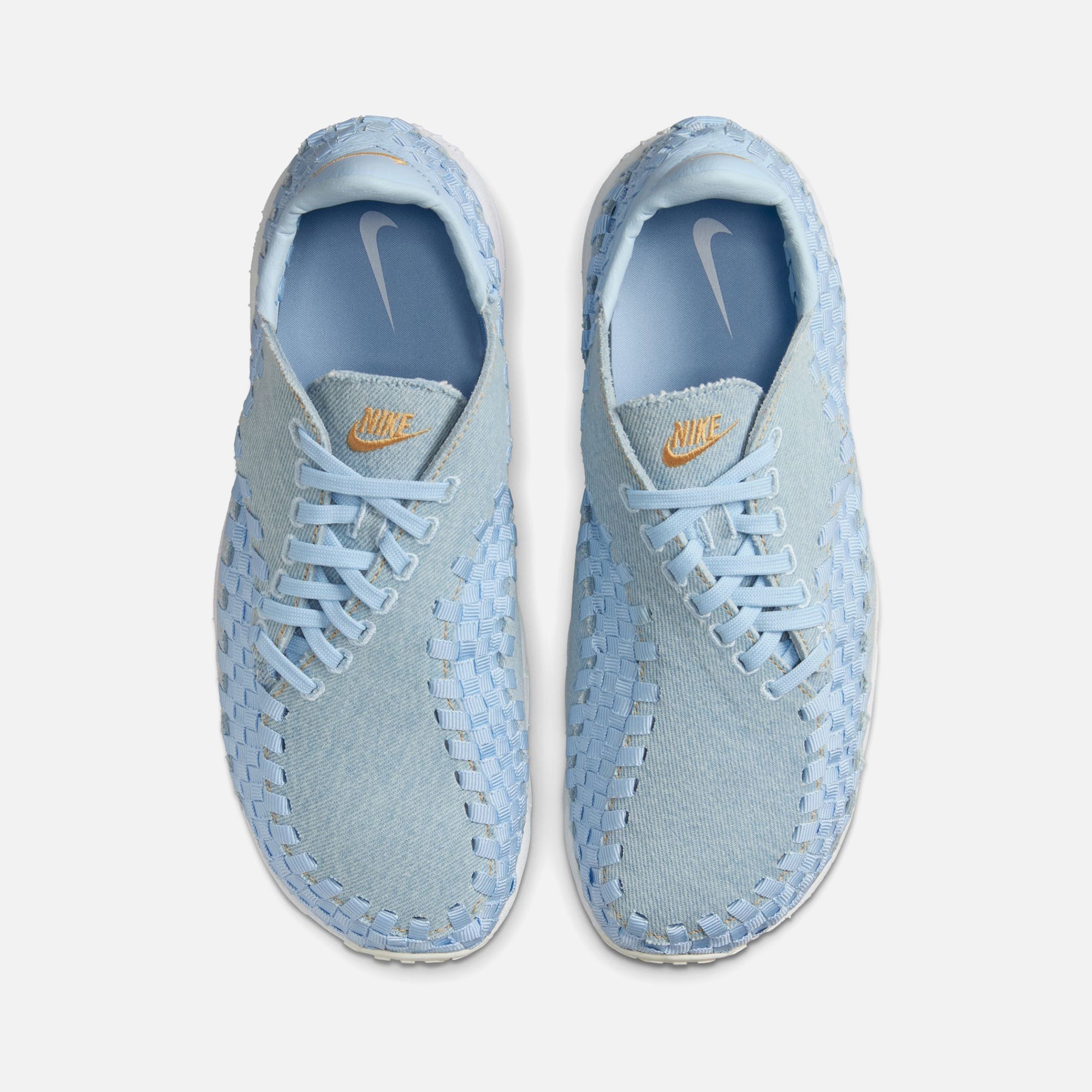 スニーカー Nike W's Air Footscape Woven Denim / Wheat Gold Nike W's Air Footscape Woven Denim / Wheat Gold – Très Bien