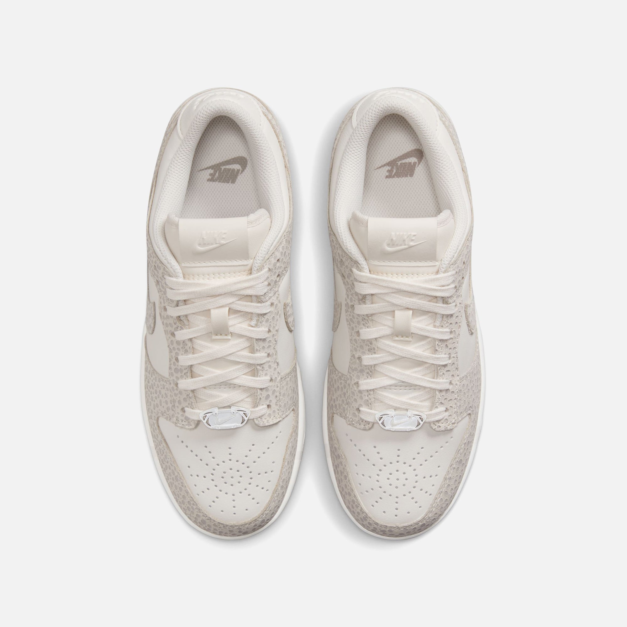 Nike WMNS Dunk Low PRM - Oly Phantom / Photon Dust / Light Nike WMNS Dunk Low PRM - Oly Phantom / Photon Dust / Light