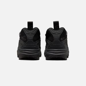 Nike WMNS Air Max SNDR GORE-TEX - Black / Dark Smoke Grey