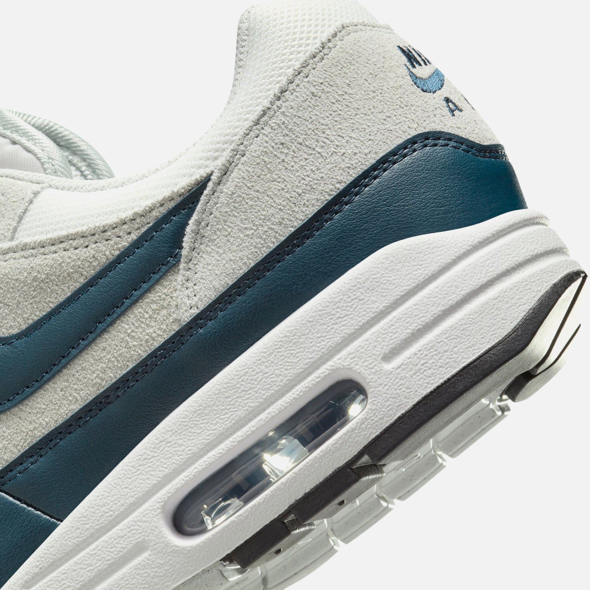 Nike Air Max 1 Essential - Summit White / Light Silver / White / Armoury Navy