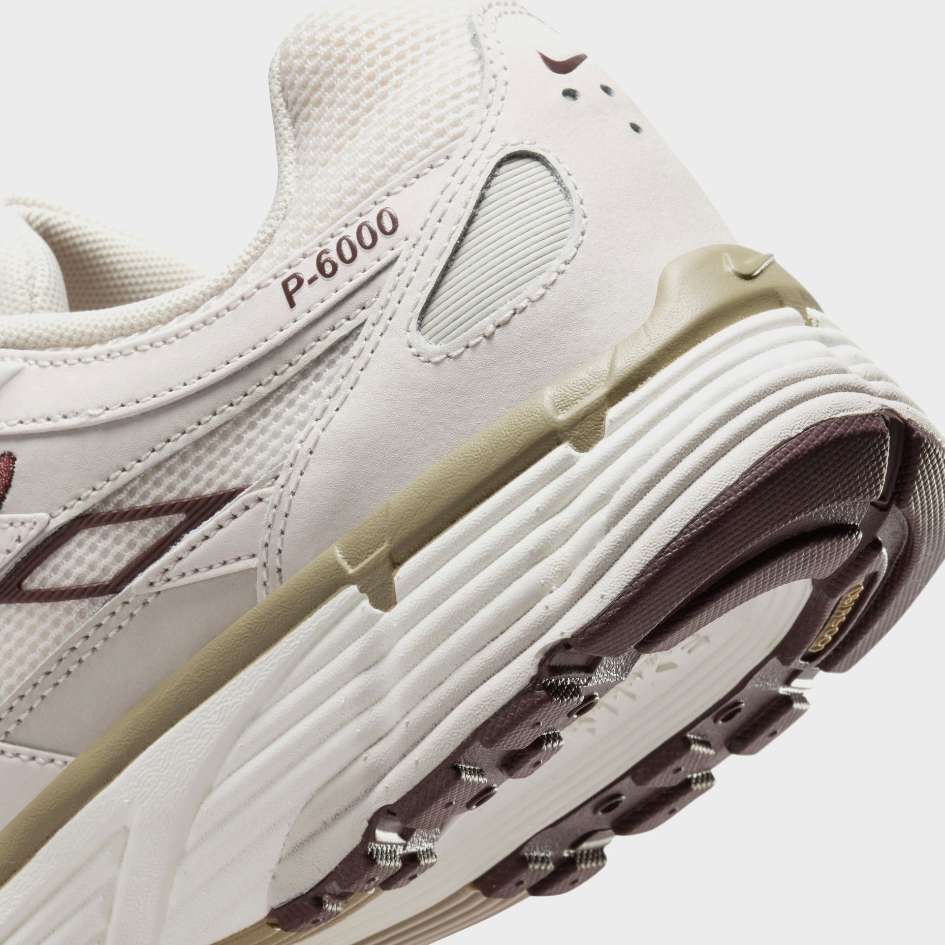 Nike P-6000 - Earth / Sail / Phantom / Light Bone