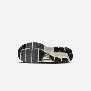 Nike Zoom Vomero 5 - Platinum Tint / Photon Dust