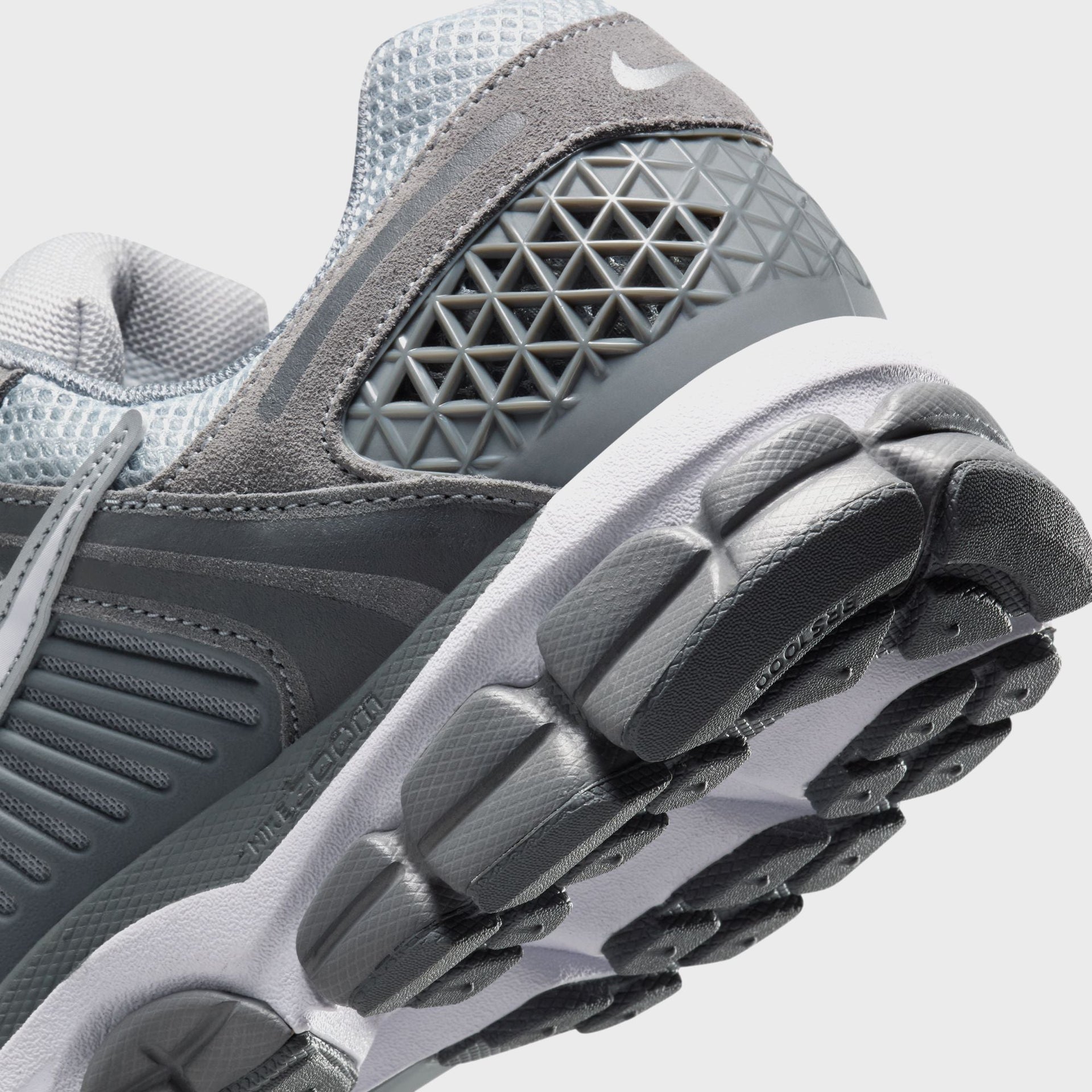 Nike Zoom Vomero 5 - Cool Grey / White / Wolf Grey