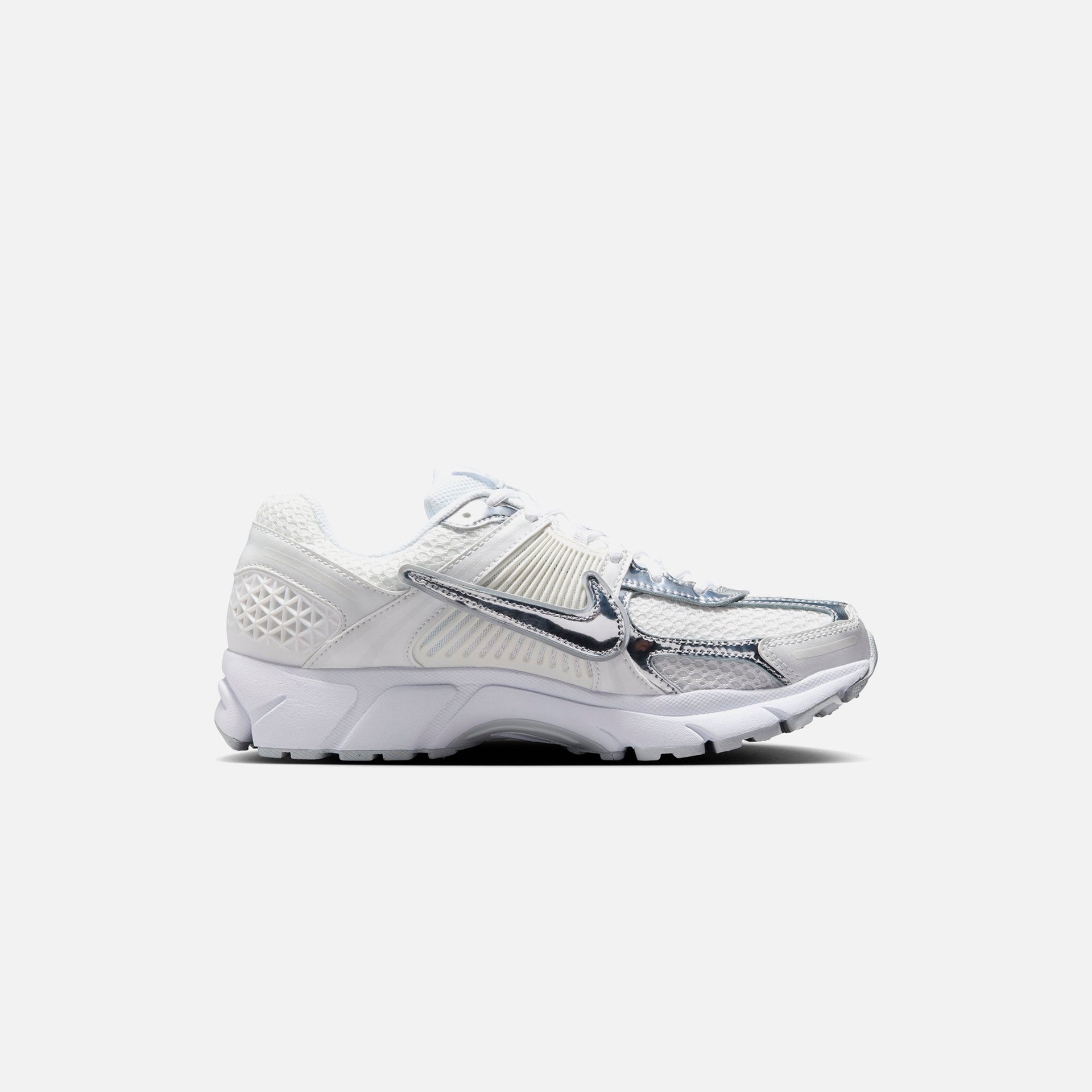 Nike WMNS Zoom Vomero 5 - Metallic White / Metallic Silver / Summit White