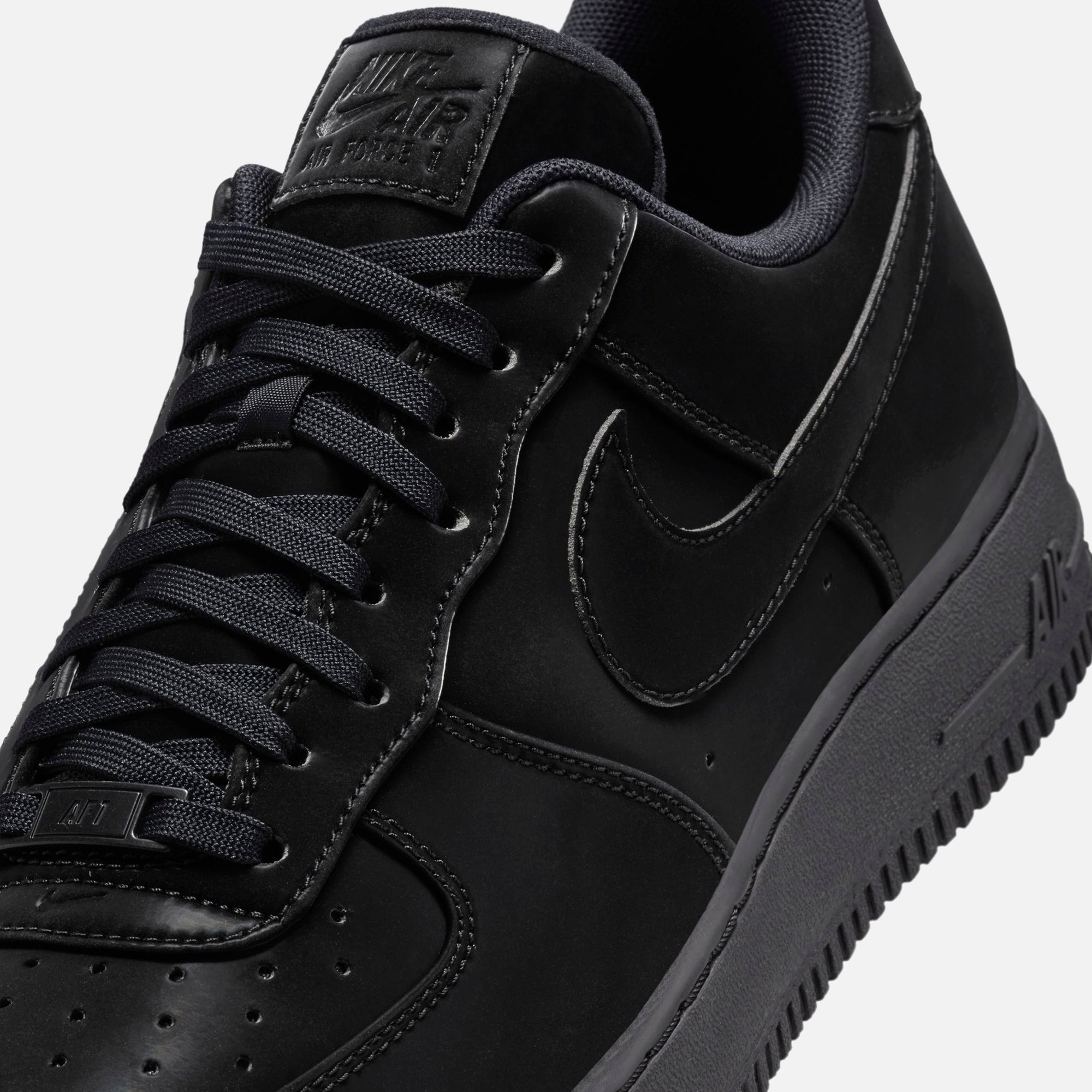 nike air force 1 low triple black