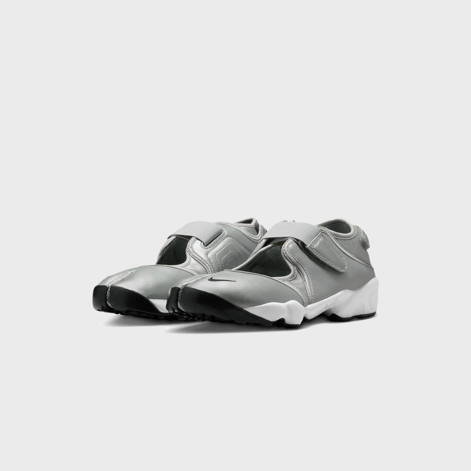 Nike WMNS Air Rift - Metallic Silver / Black