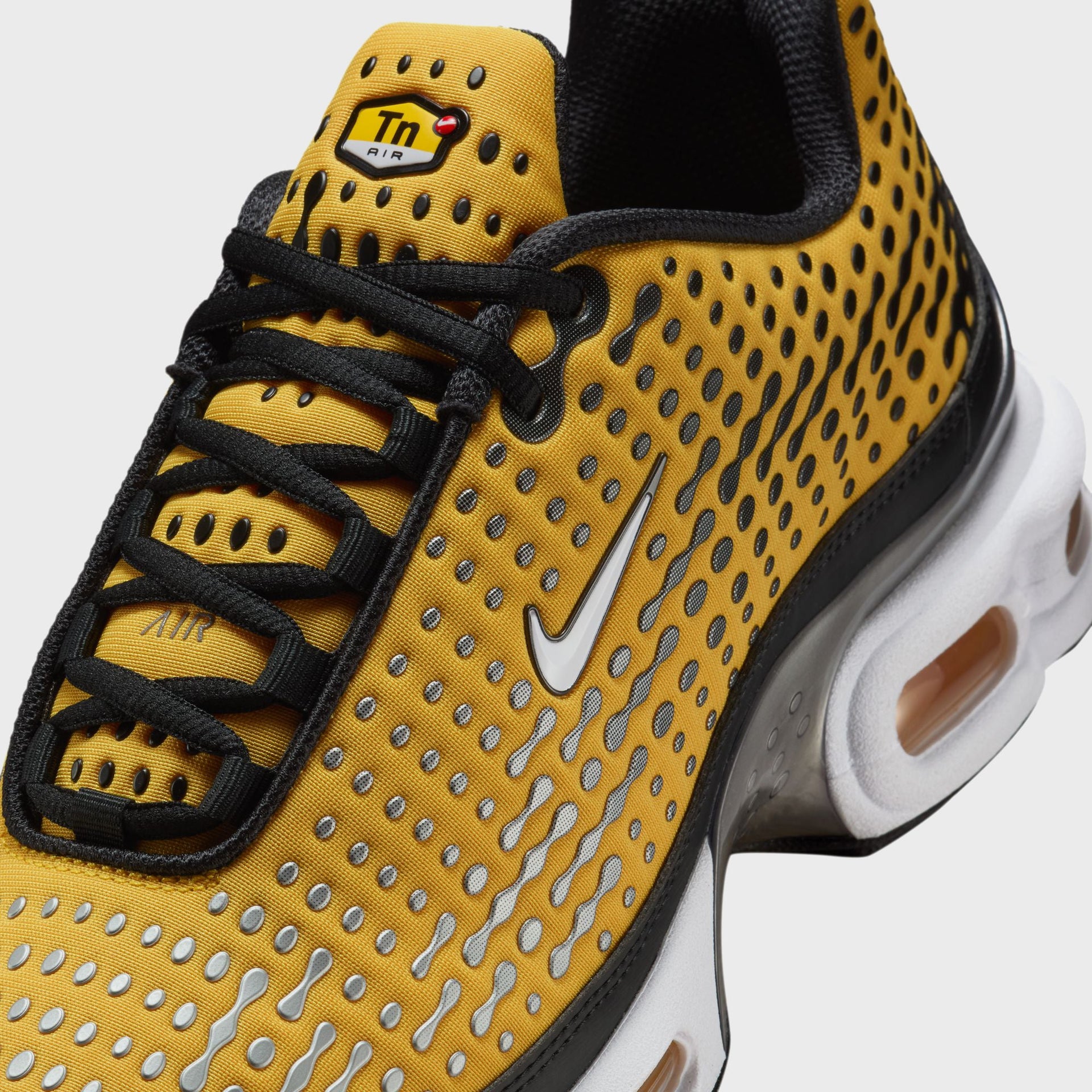 Nike Air Max Plus VII - Varsity Maize / White / Black