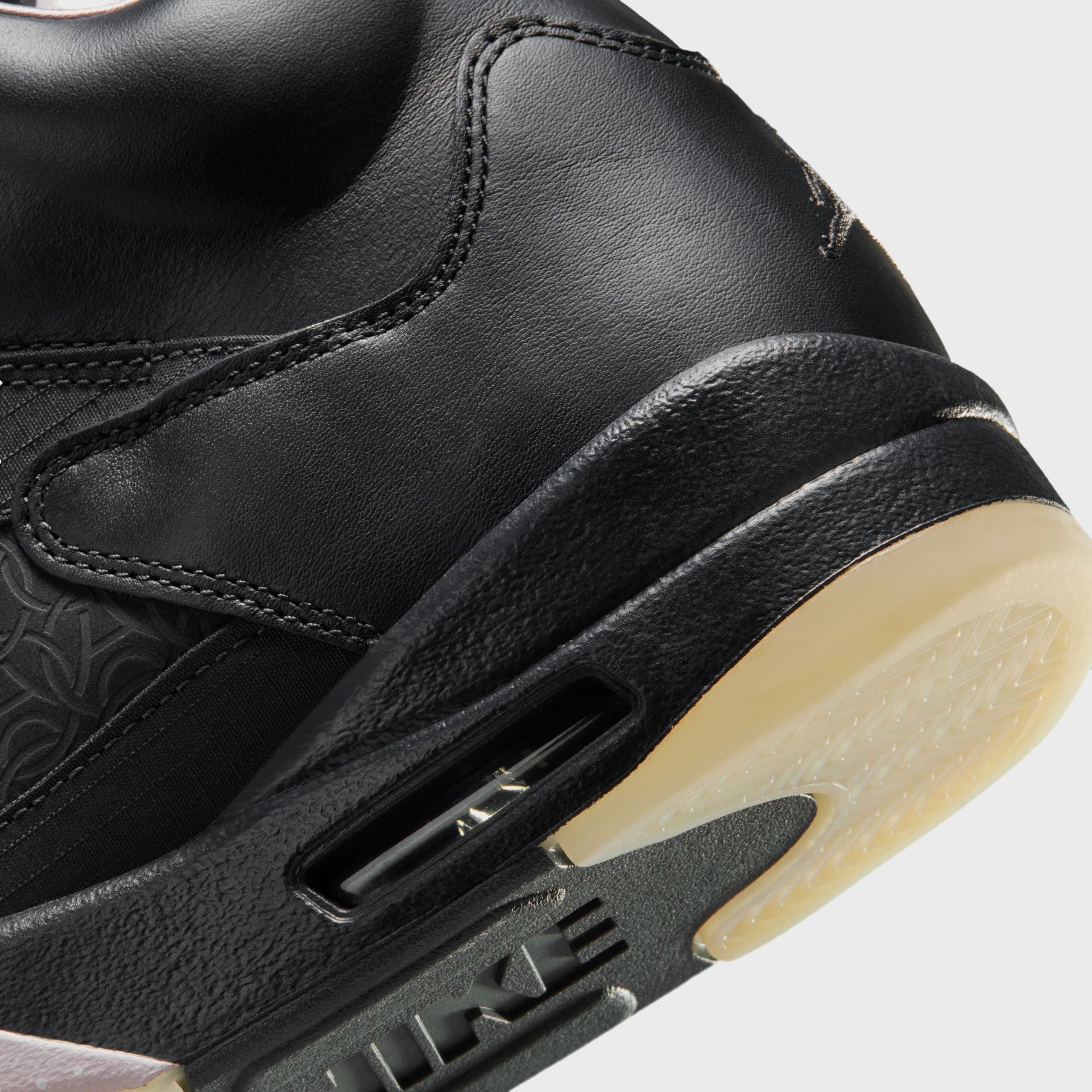 Jordan x Paris Saint-German Air Jordan 5 Retro OG - Off Noir / Particle Rose / Anthracite