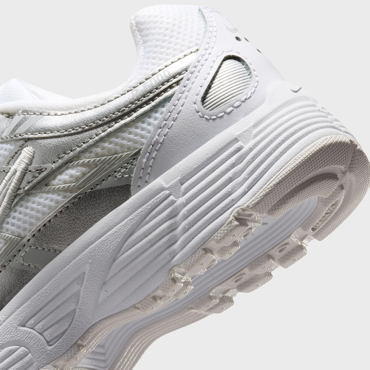 Nike GS P-6000 - White / Photon Dust / Metallic Silver