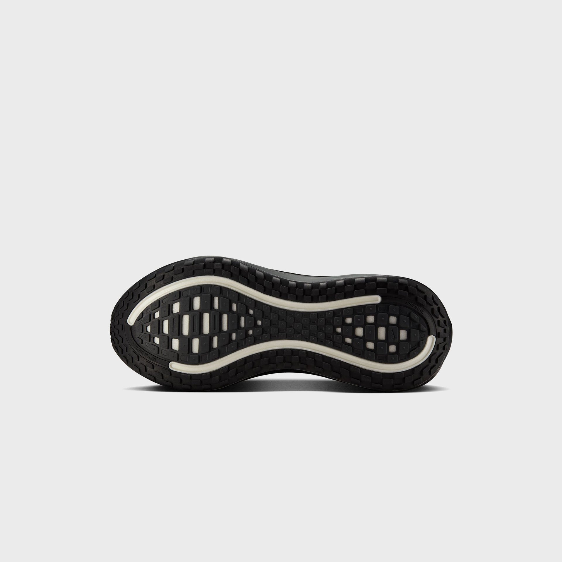 Nike WMNS Vomero Plus - Black / Dark Smoke Grey / Metallic Dark Grey