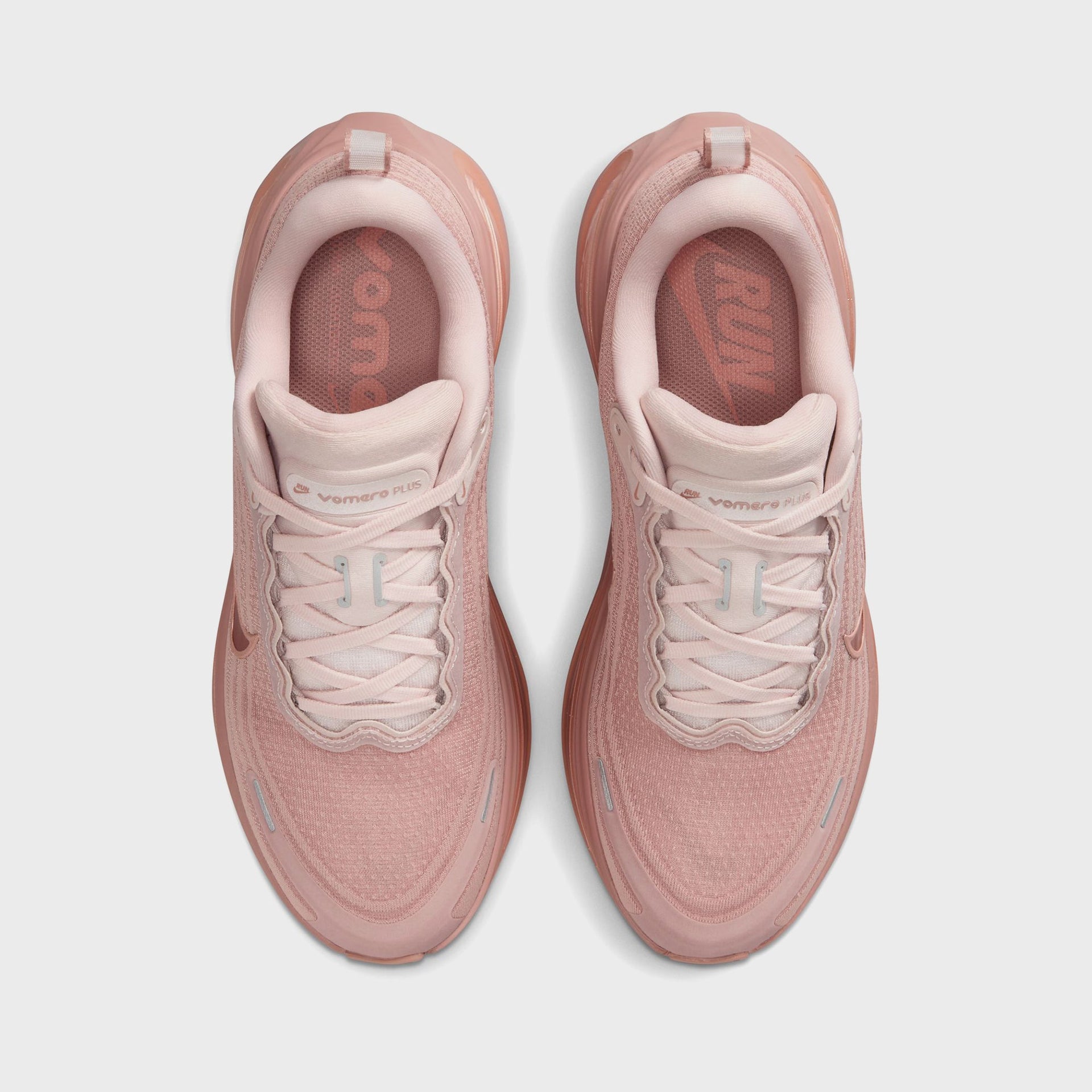 Nike WMNS Vomero Plus - Particle Pink / Metallic Rose Gold / Silt Red