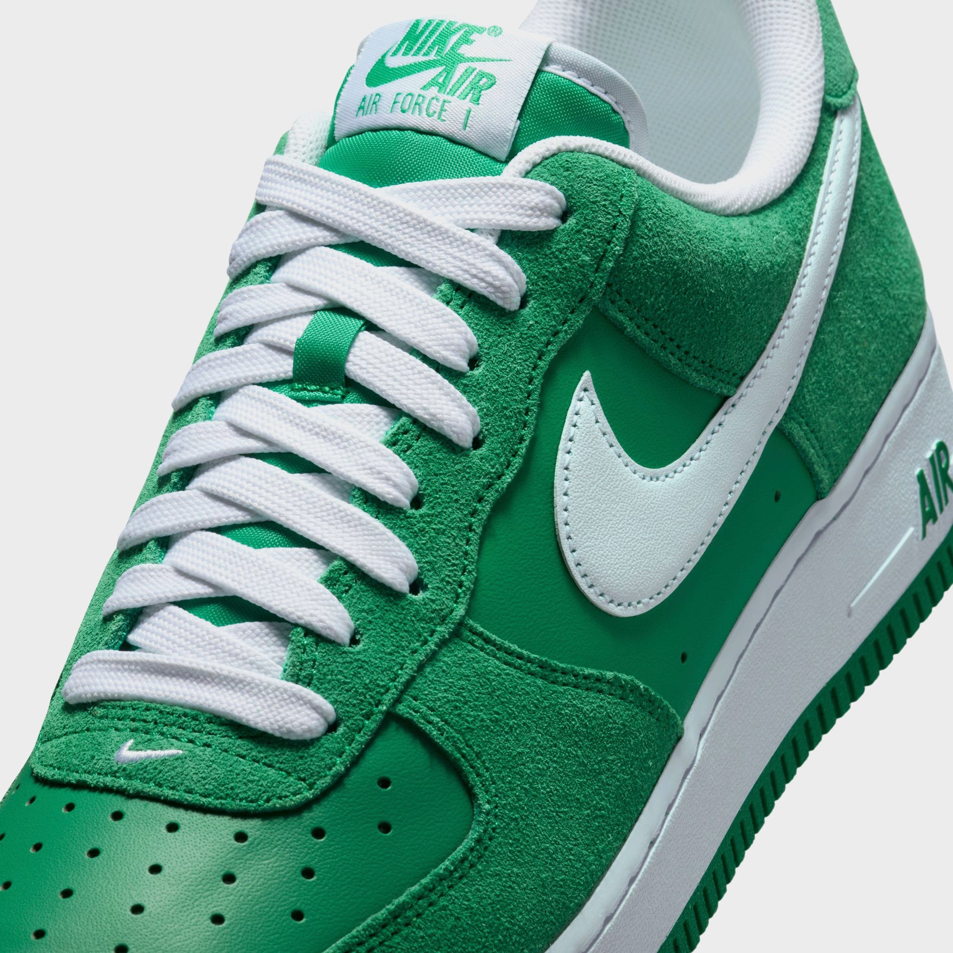 Nike Air Force 1 `07 Lv8 - Stadium Green / White