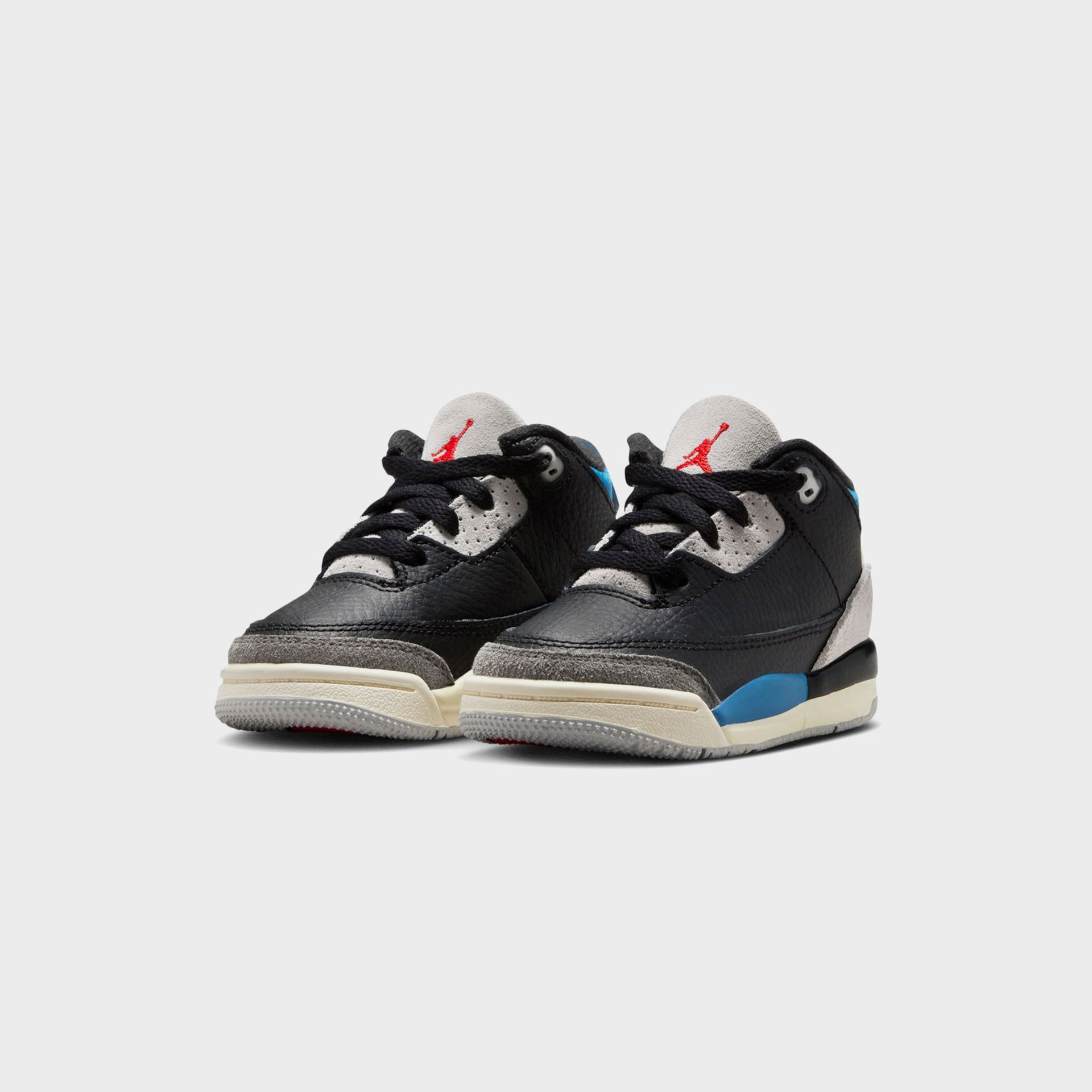 Jordan TD Air Jordan 3 Retro OG - Black / Chile Red / Neutral Grey