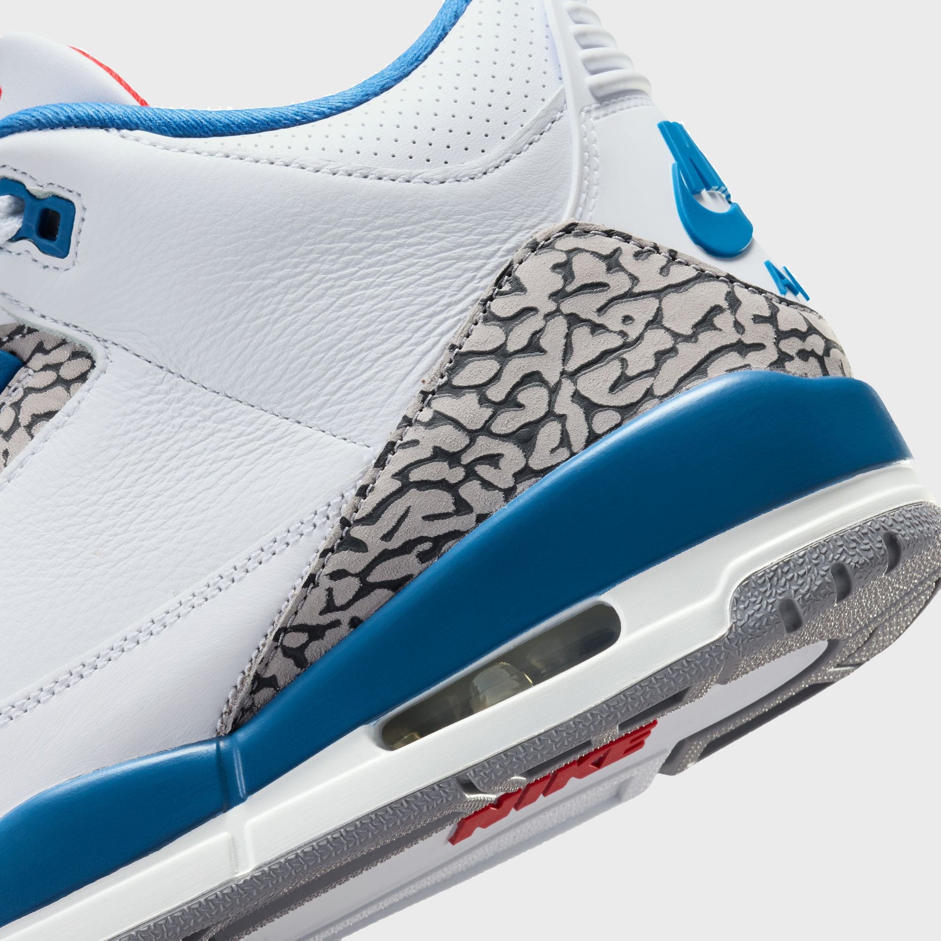 Jordan Air Jordan 3 Retro - White / True Blue / Cement Grey / Fire Red