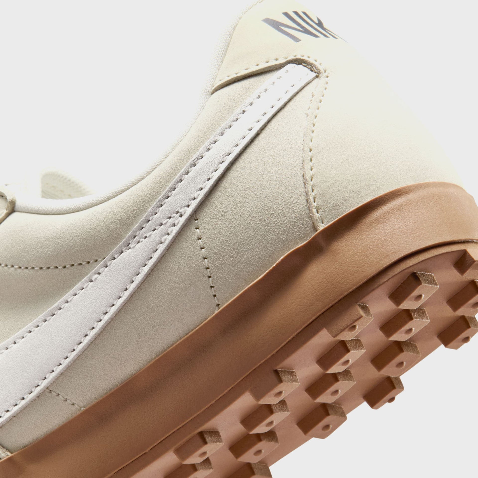 Nike Astrograbber QS - Coconut Milk / Sail / Gum Light Brown