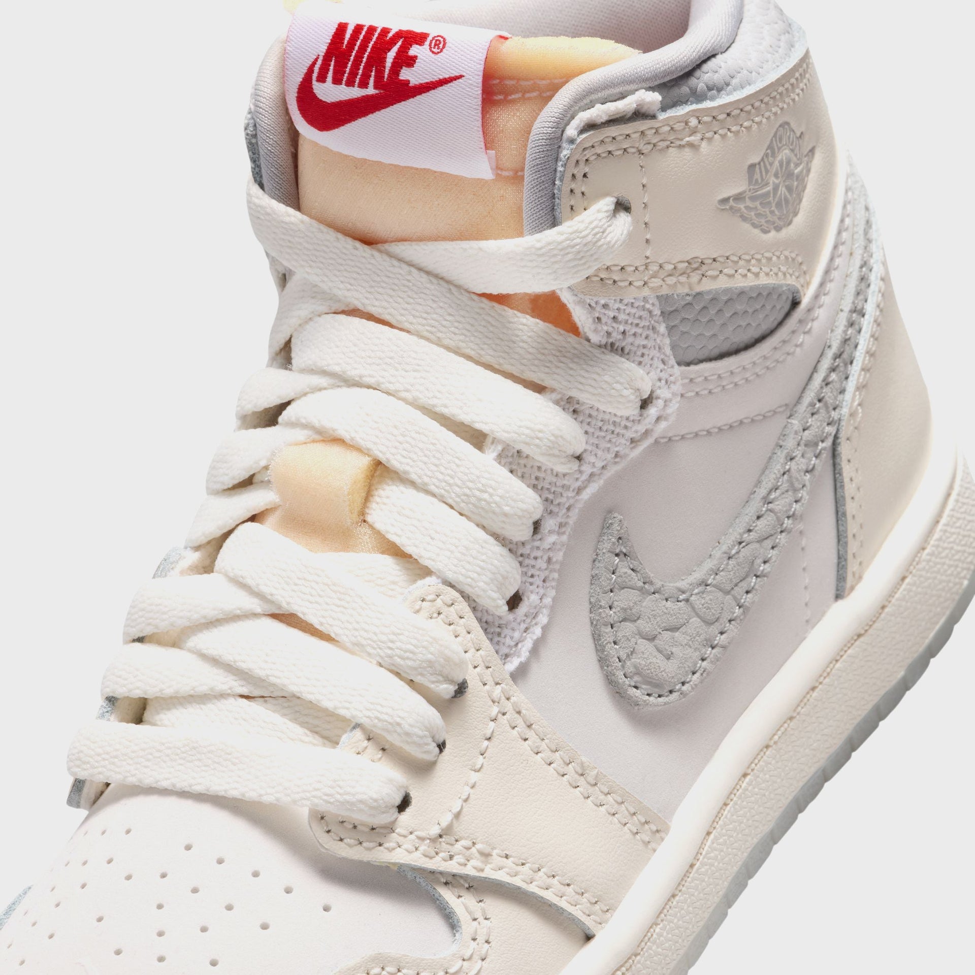 Jordan PS Air Jordan 1 Retro High OG - Sail / University Red / Pale Ivory / Coconut Milk / Phantom